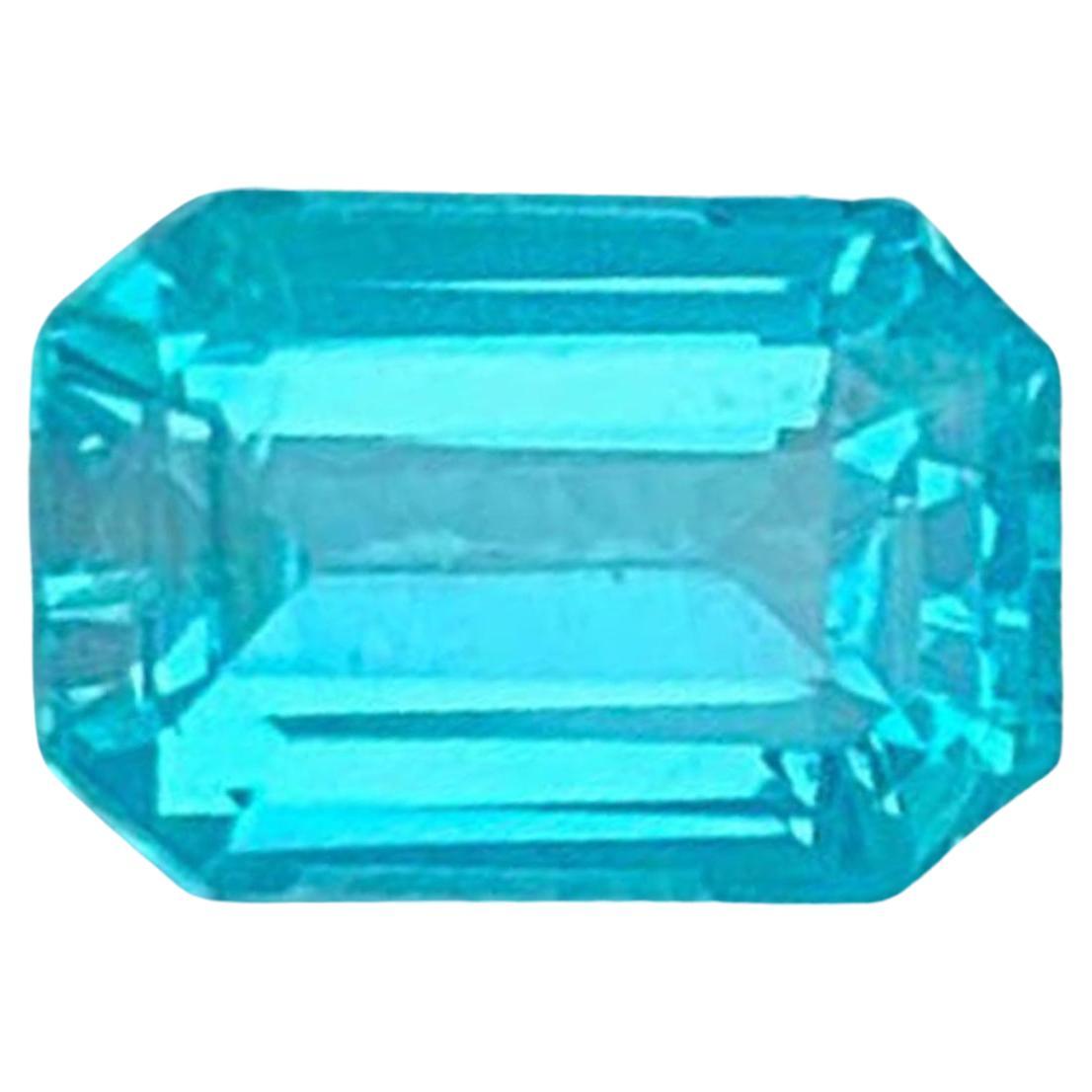 Pierre précieuse Apatite bleu néon : Taille émeraude 0.90 CT Pierre de naissance du mois de décembre