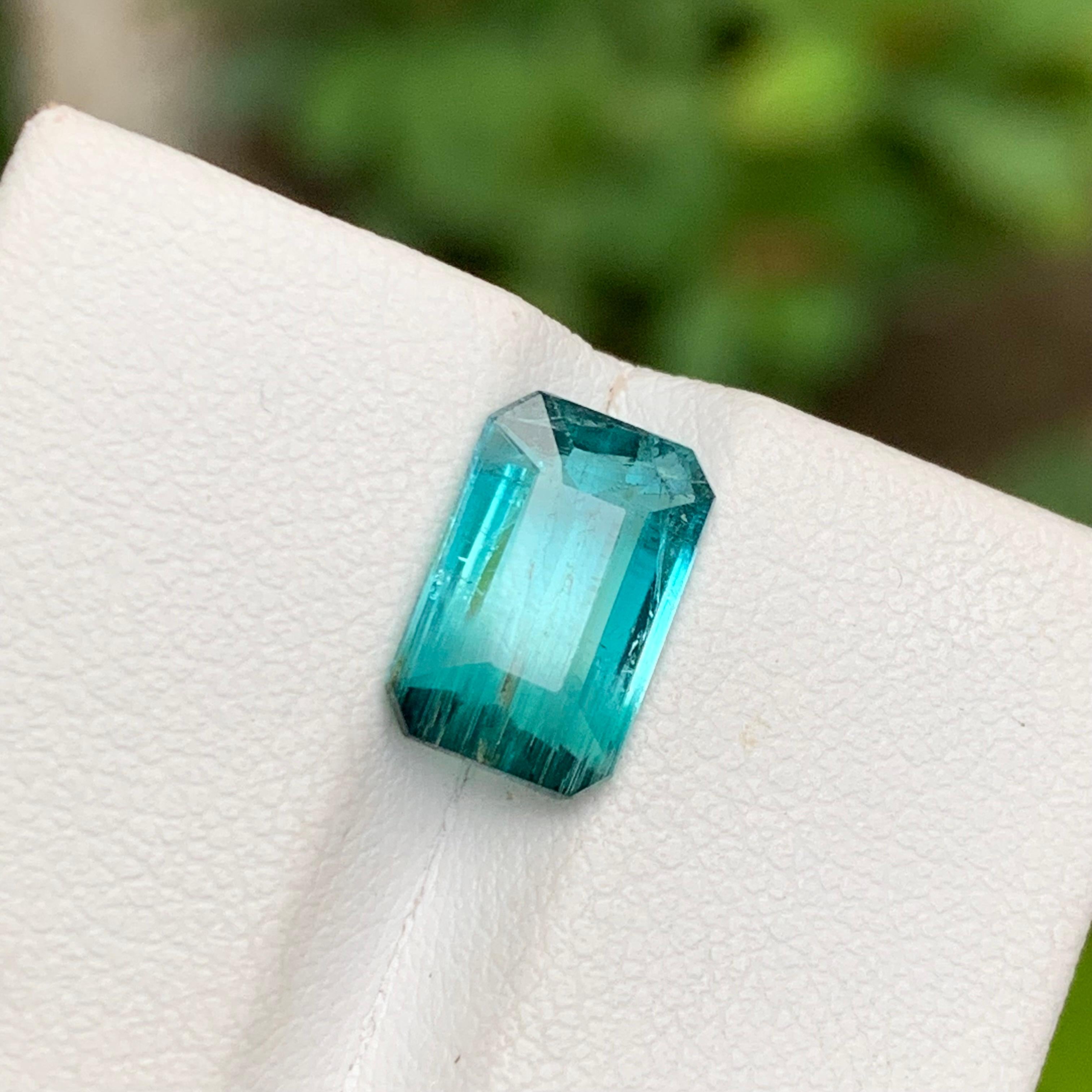 Neon Blue Bicolor Natural Tourmaline Gemstone 2.60 Ct Emerald Cut  Ring Jewelry For Sale 5