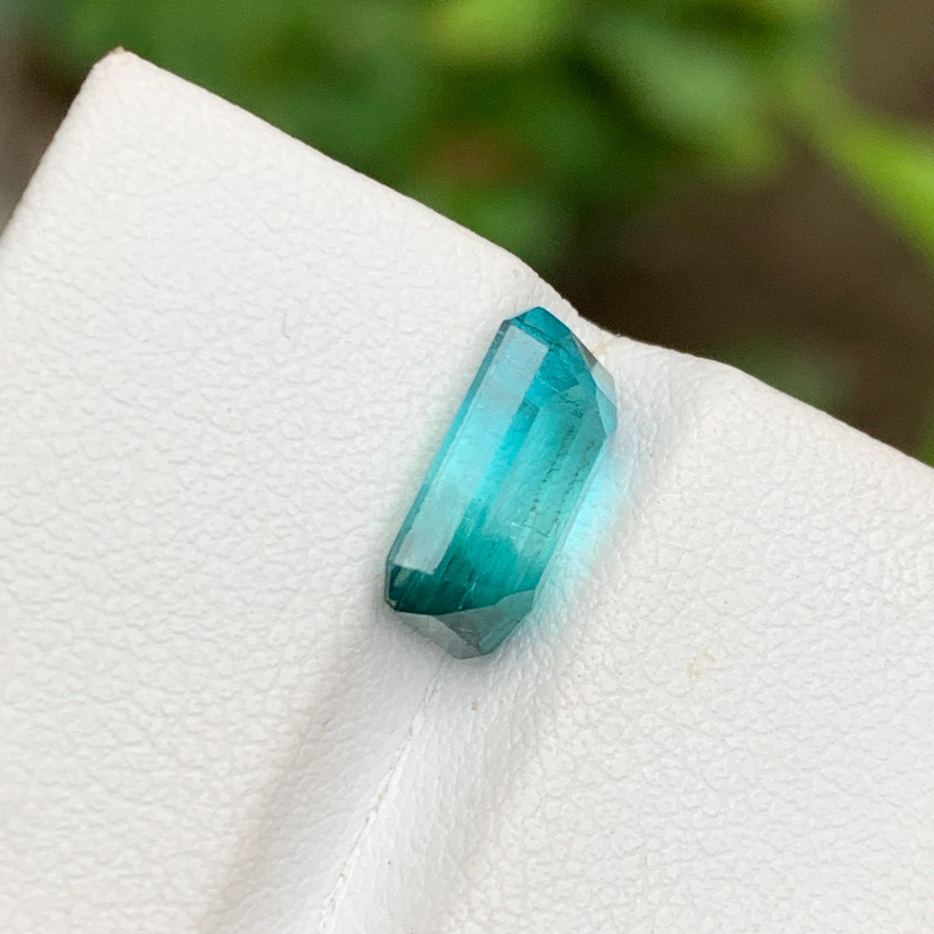 Women's or Men's Neon Blue Bicolor Natural Tourmaline Gemstone 2.60 Ct Emerald Cut  Ring Jewelry For Sale