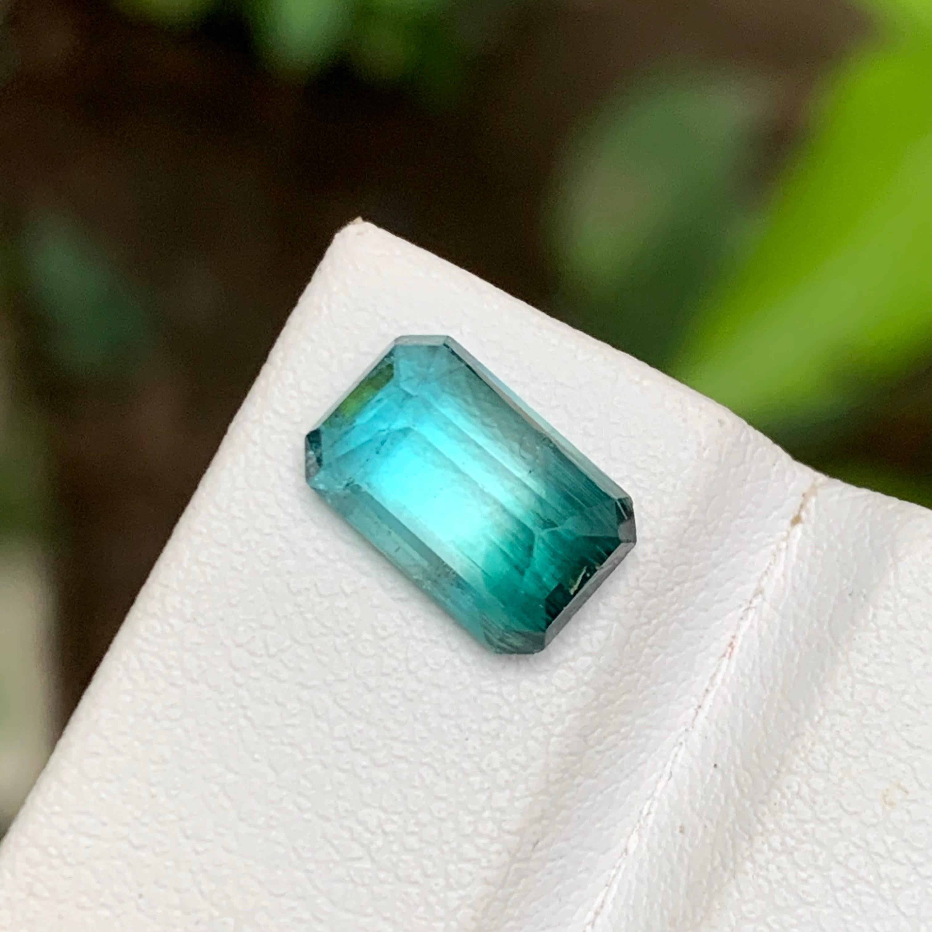 Neon Blue Bicolor Natural Tourmaline Gemstone 2.60 Ct Emerald Cut  Ring Jewelry For Sale 2