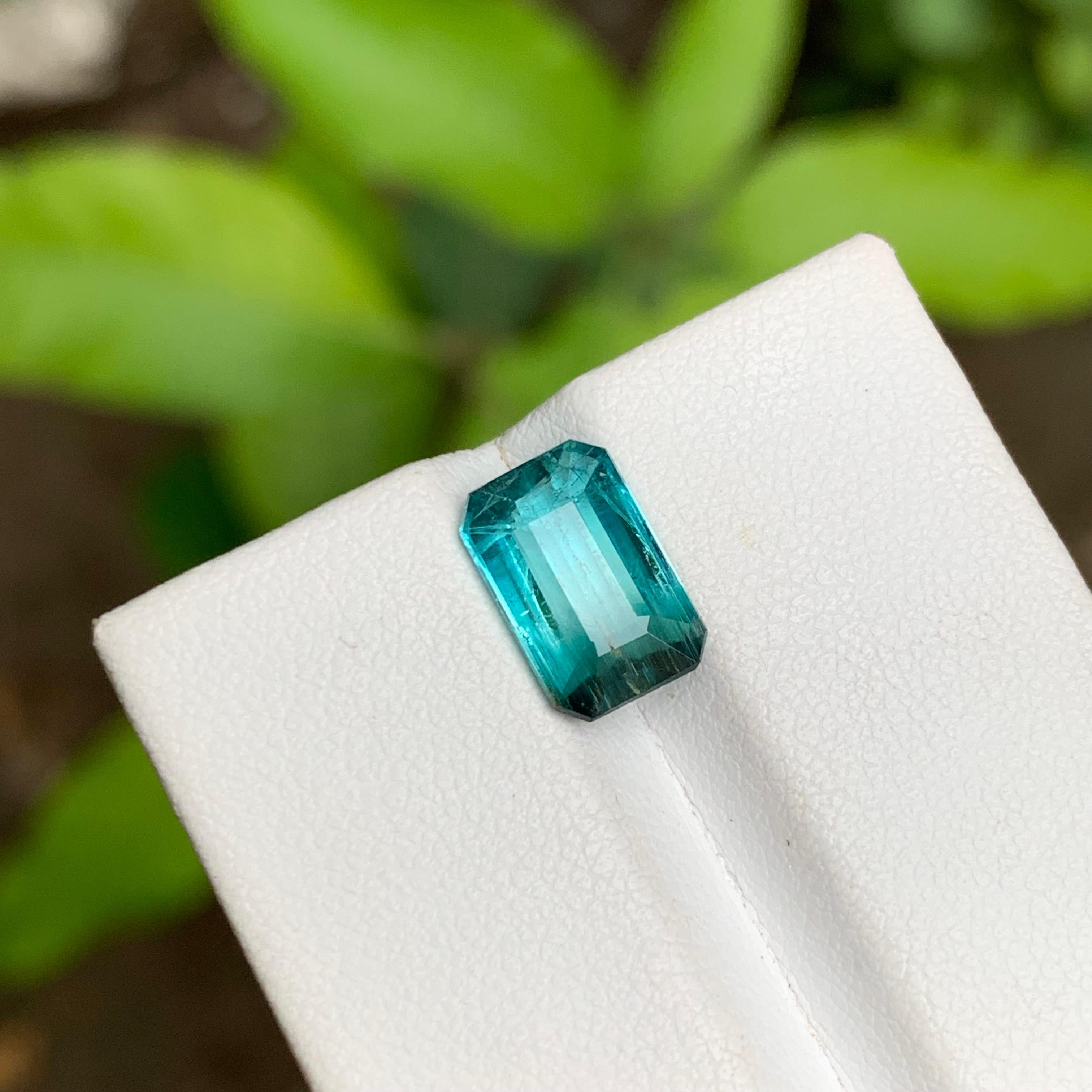Neon Blue Bicolor Natural Tourmaline Gemstone 2.60 Ct Emerald Cut  Ring Jewelry For Sale 3