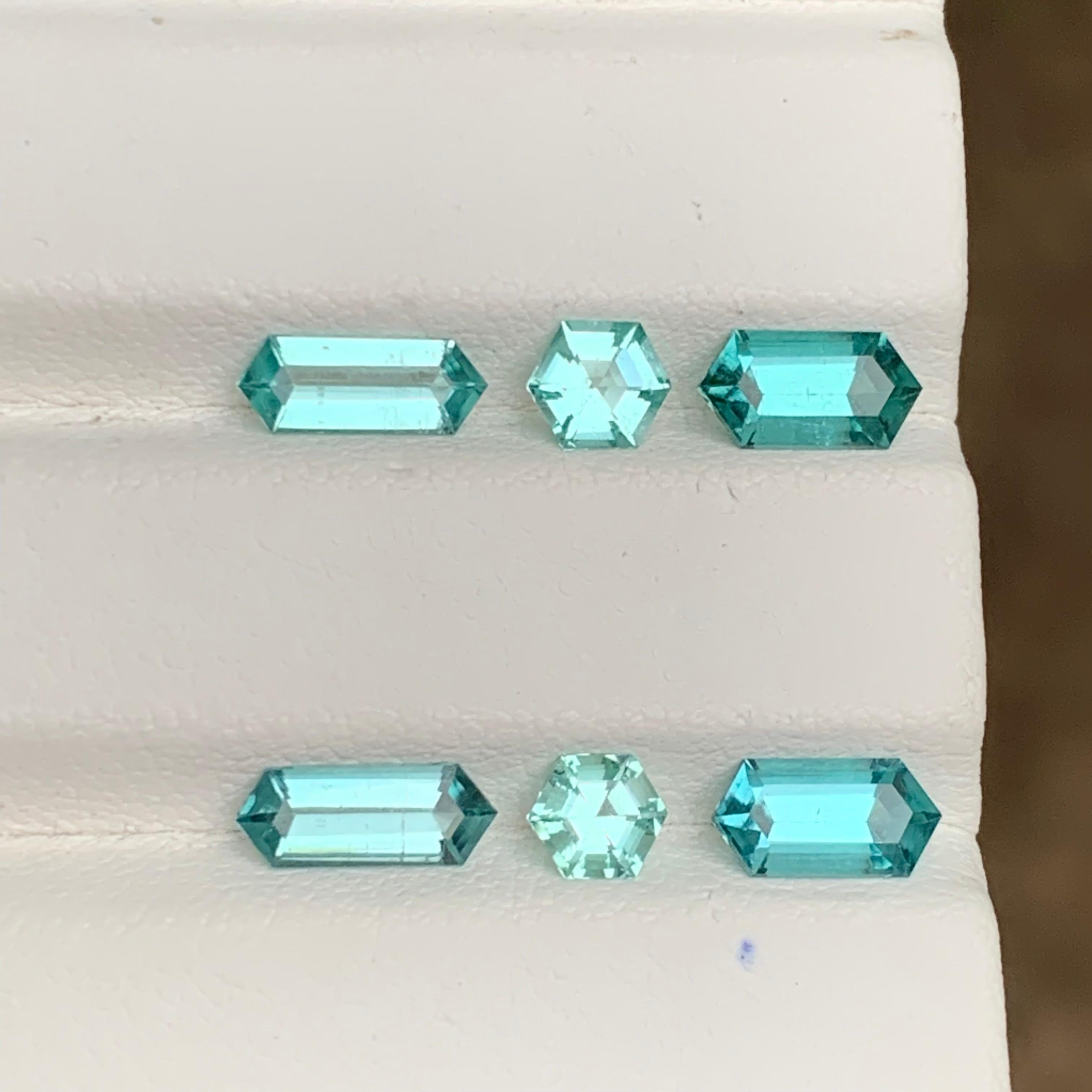 Gemme sfuse di tormalina naturale blu neon a coppie   Gioielli con taglio esagonale da 3,55 carati In condizioni Nuovo in vendita a Peshawar, PK