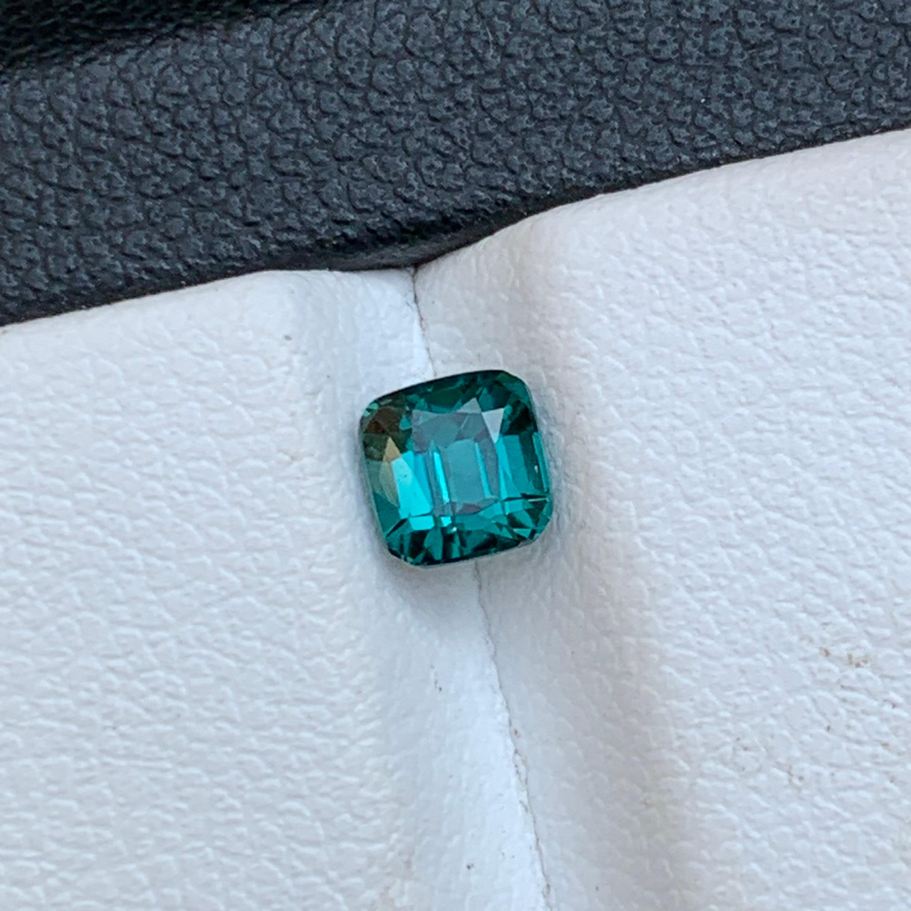 Anello con tormalina naturale blu neon, pietra preziosa da 0,70 carati taglio cuscino quadrato - Gioielli in vendita 4