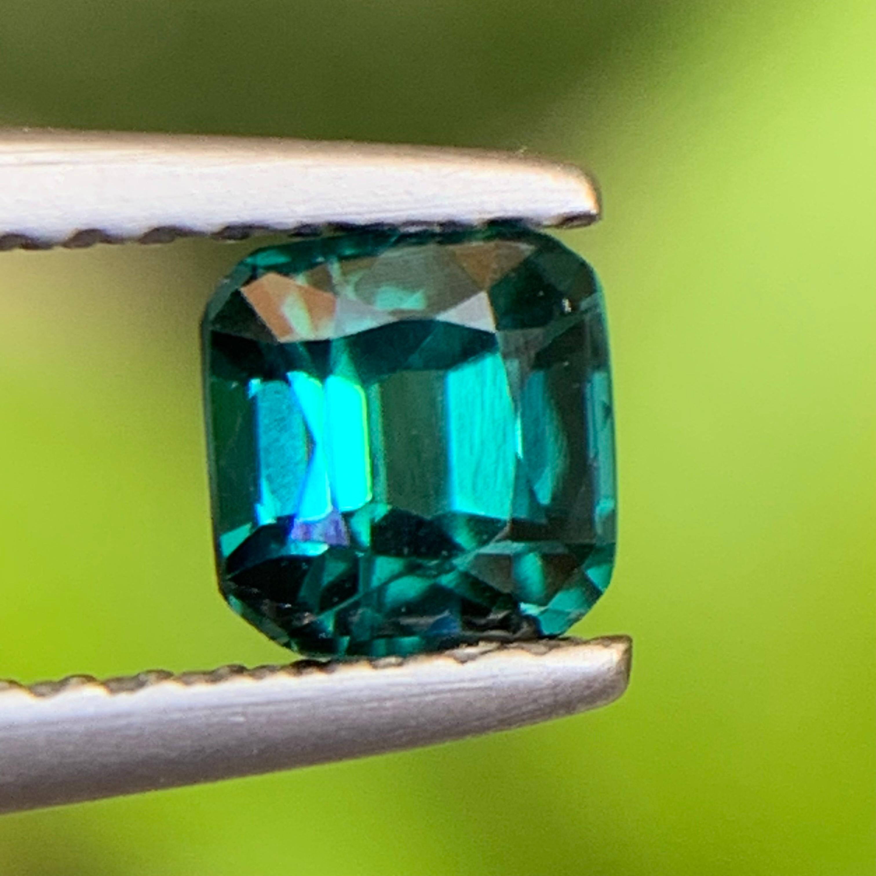 Anello con tormalina naturale blu neon, pietra preziosa da 0,70 carati taglio cuscino quadrato - Gioielli in vendita 5