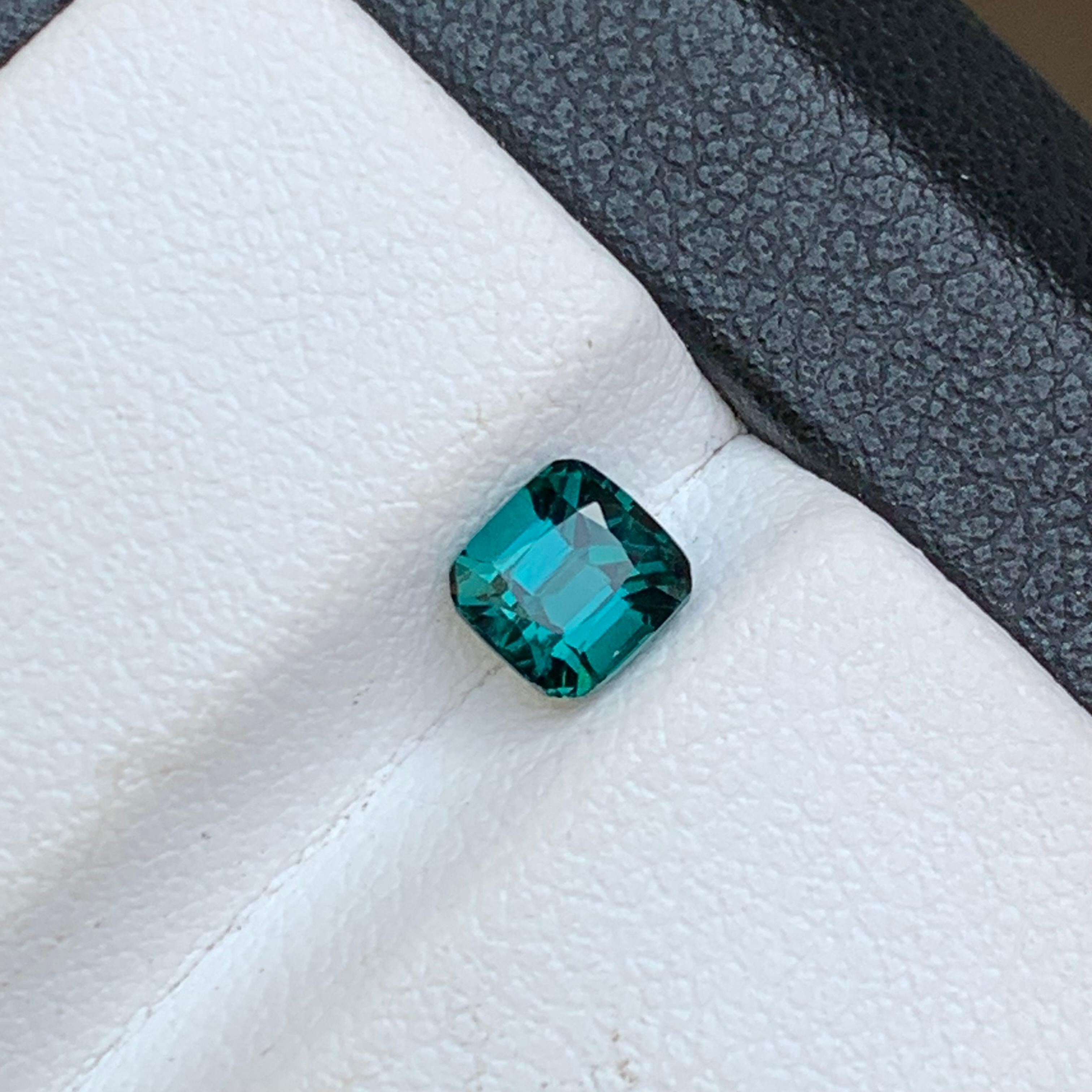 Anello con tormalina naturale blu neon, pietra preziosa da 0,70 carati taglio cuscino quadrato - Gioielli in vendita 2
