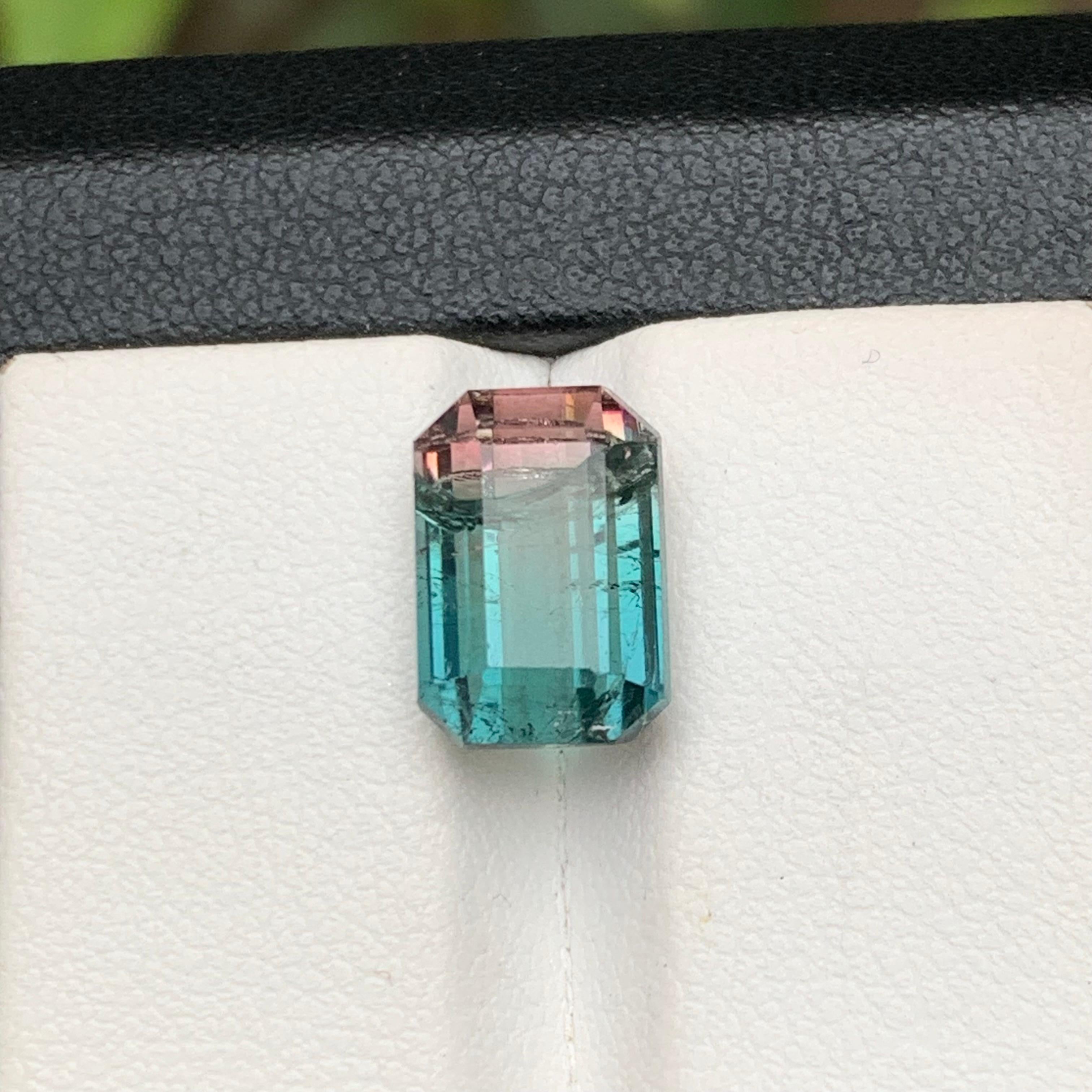 Contemporary Neon Blue & Peachy Pink Bicolor Natural Tourmaline Ring Loose Gemstone 6.10 Ct For Sale