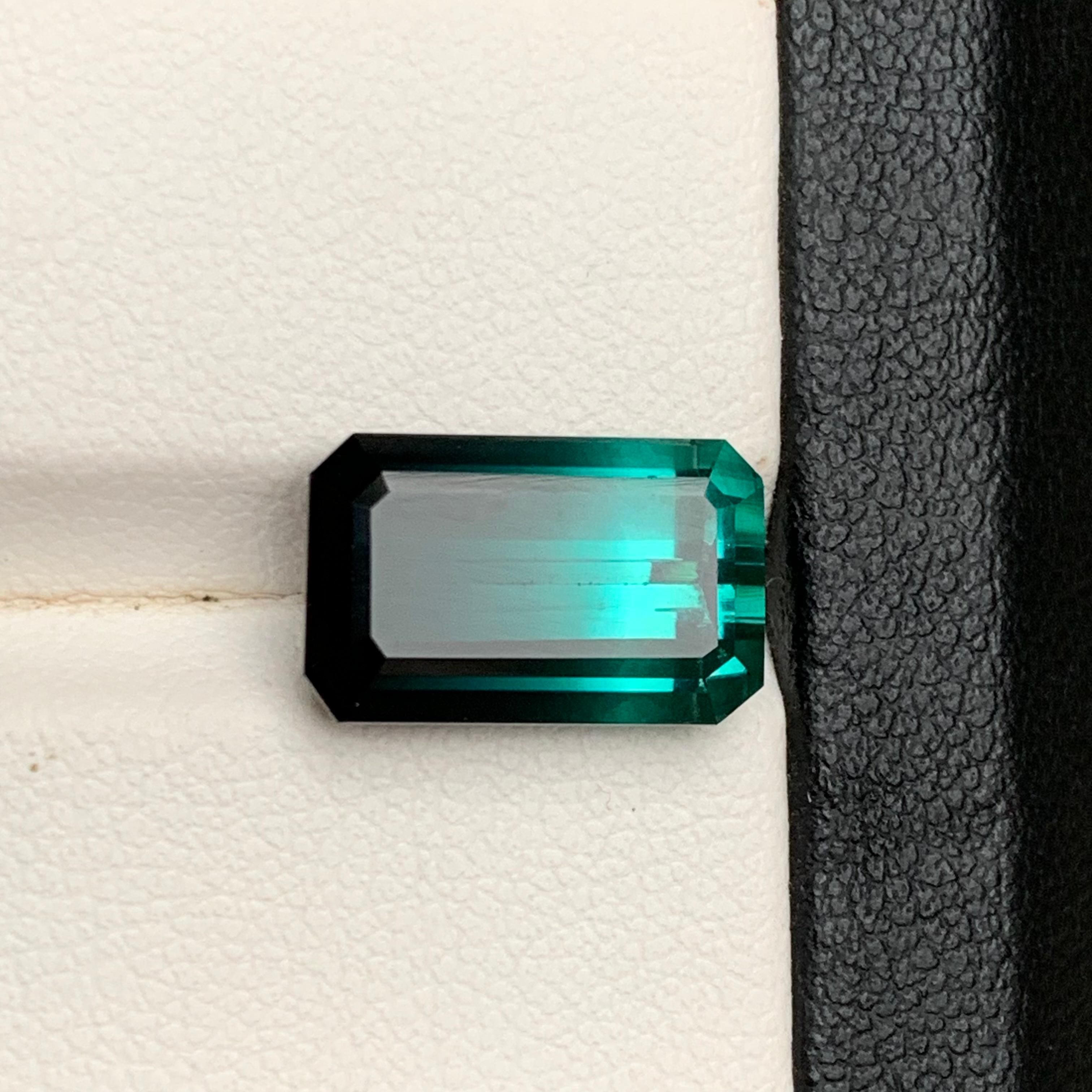 Neon Bluish Green & Black Bicolor Natural Tourmaline 7.41Ct Emerald Cut Gemstone en vente 5