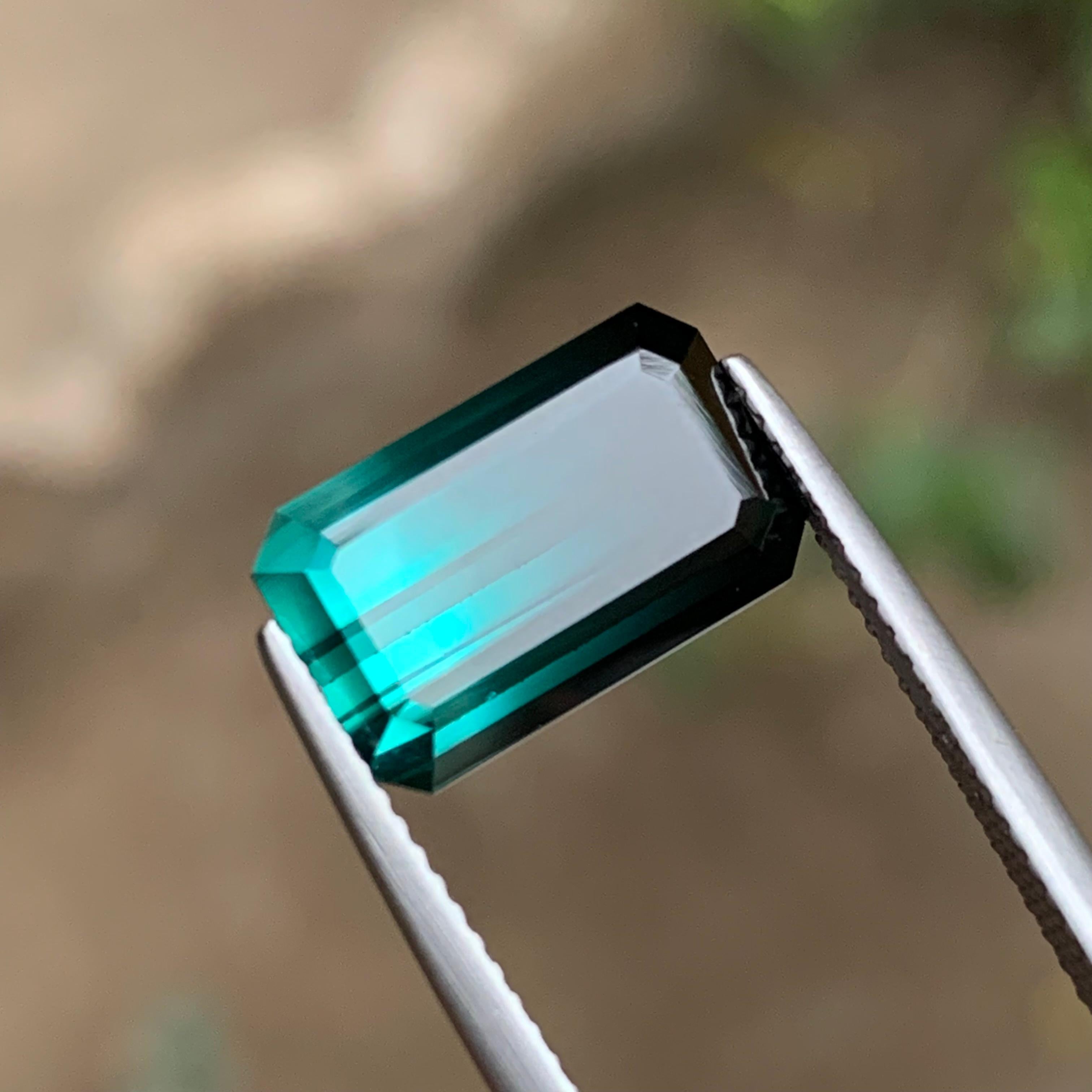 Neon Bluish Green & Black Bicolor Natural Tourmaline 7.41Ct Emerald Cut Gemstone Neuf - En vente à Peshawar, PK