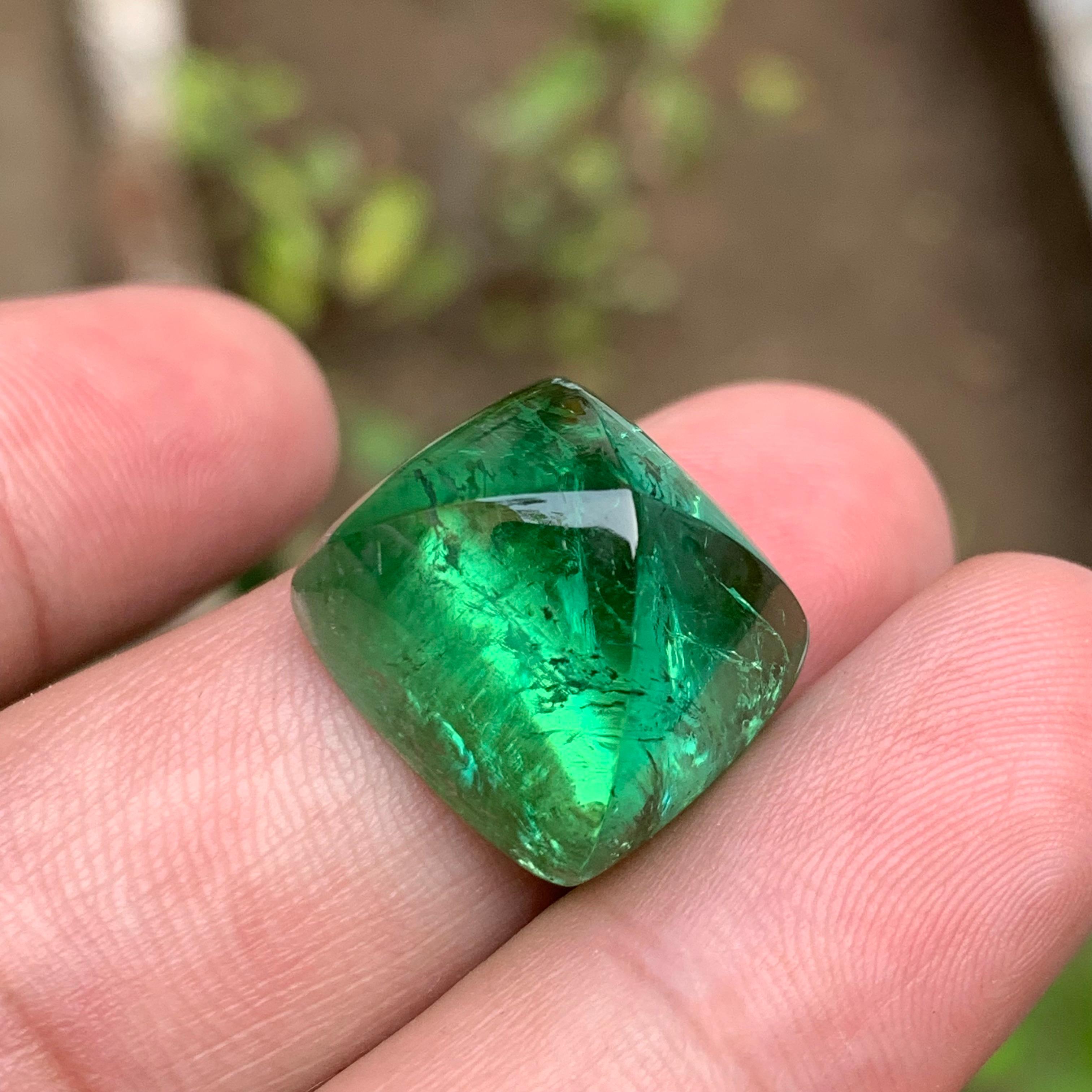 Greene & Greene Greene Cabochon de tourmaline naturelle en pain de sucre 35.60 Ct en vente 1