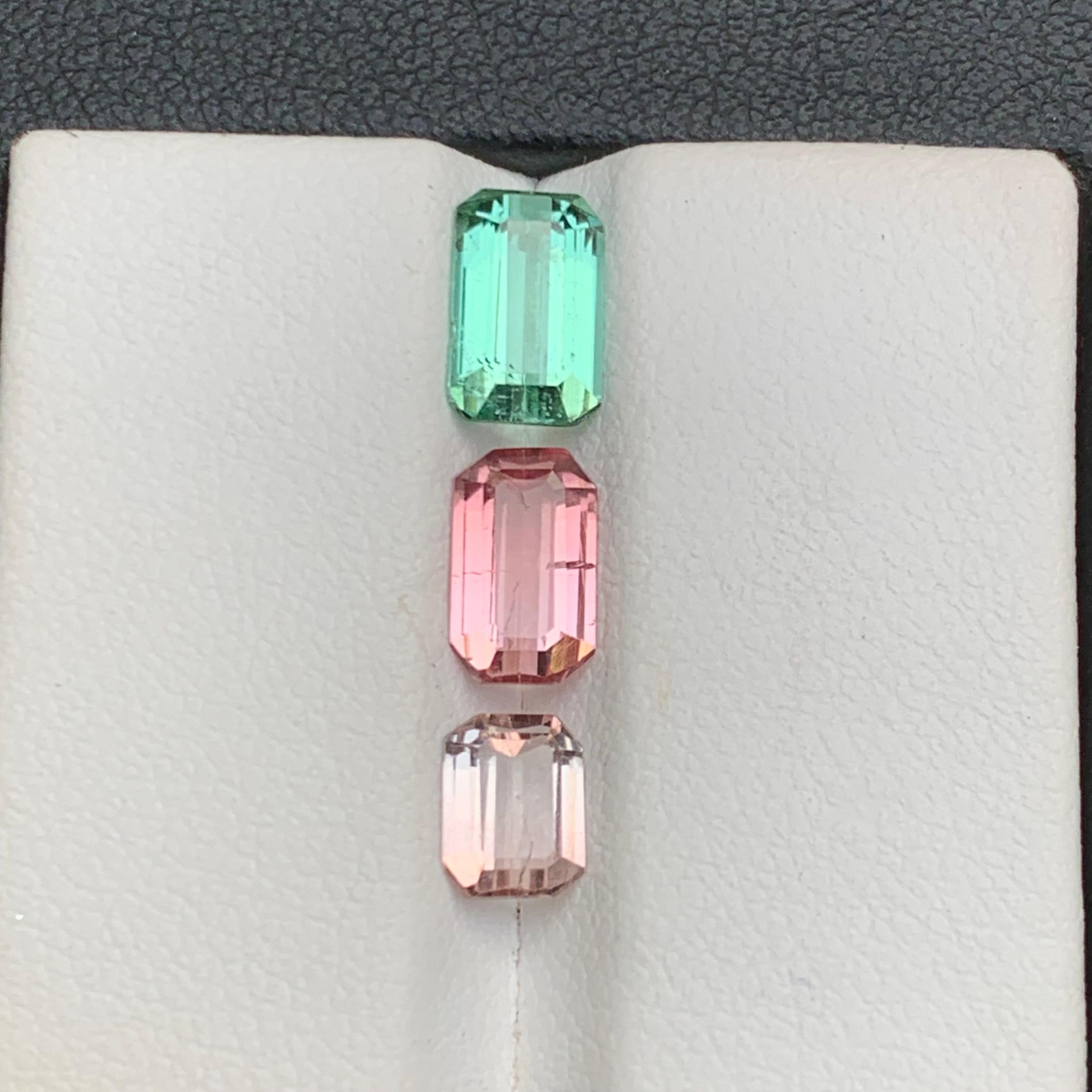 Neon Bluish Green, Pink & Light Peach Gemme sciolte di colore misto per anello, braccialetto, collana, ciondolo o qualsiasi altro gioiello - taglio smeraldo da Kunar, Afghanistan!!!

💎 TIPO DI GEMMA: Tormalina
⚖️ PESO:  3,15 Carati
🪚 FORMA E