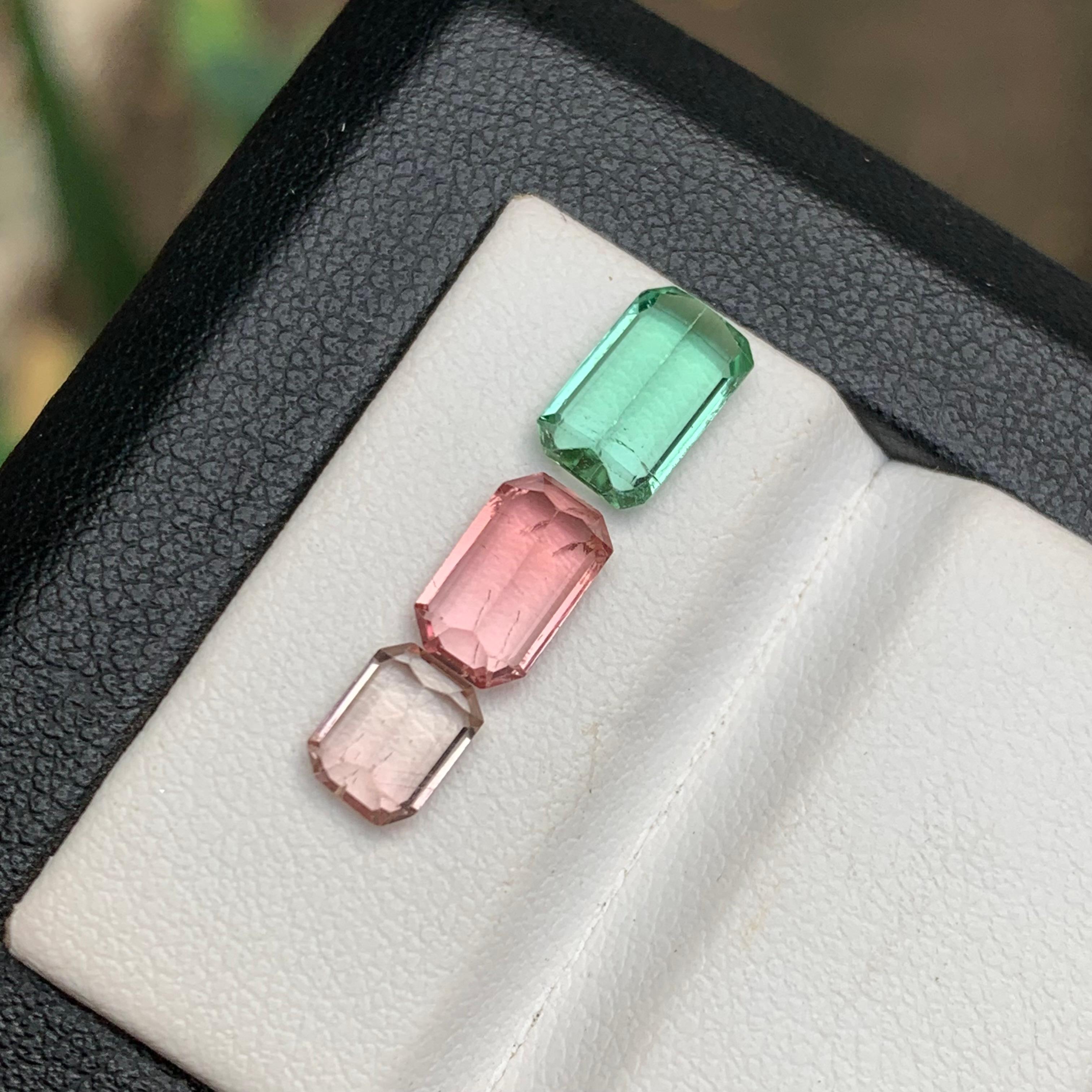 Gemme sciolte di tormalina naturale verde neon bluastro, rosa e pesca chiaro 3,15 carati In condizioni Nuovo in vendita a Peshawar, PK