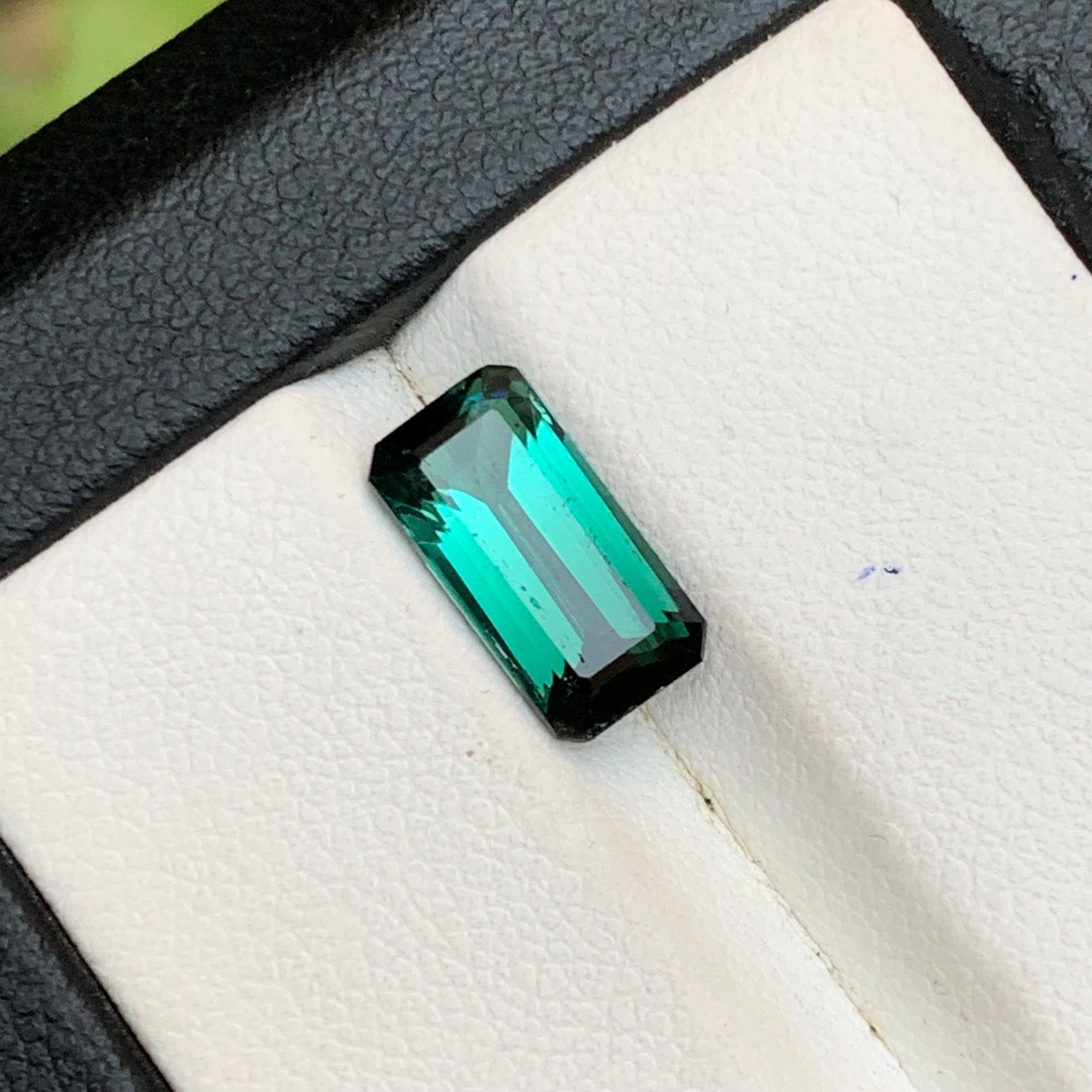 Greene & Greene Greene Tourmaline 2 tons 2.50 Ct Emerald Cut Natural Loose Gemstone en vente 5