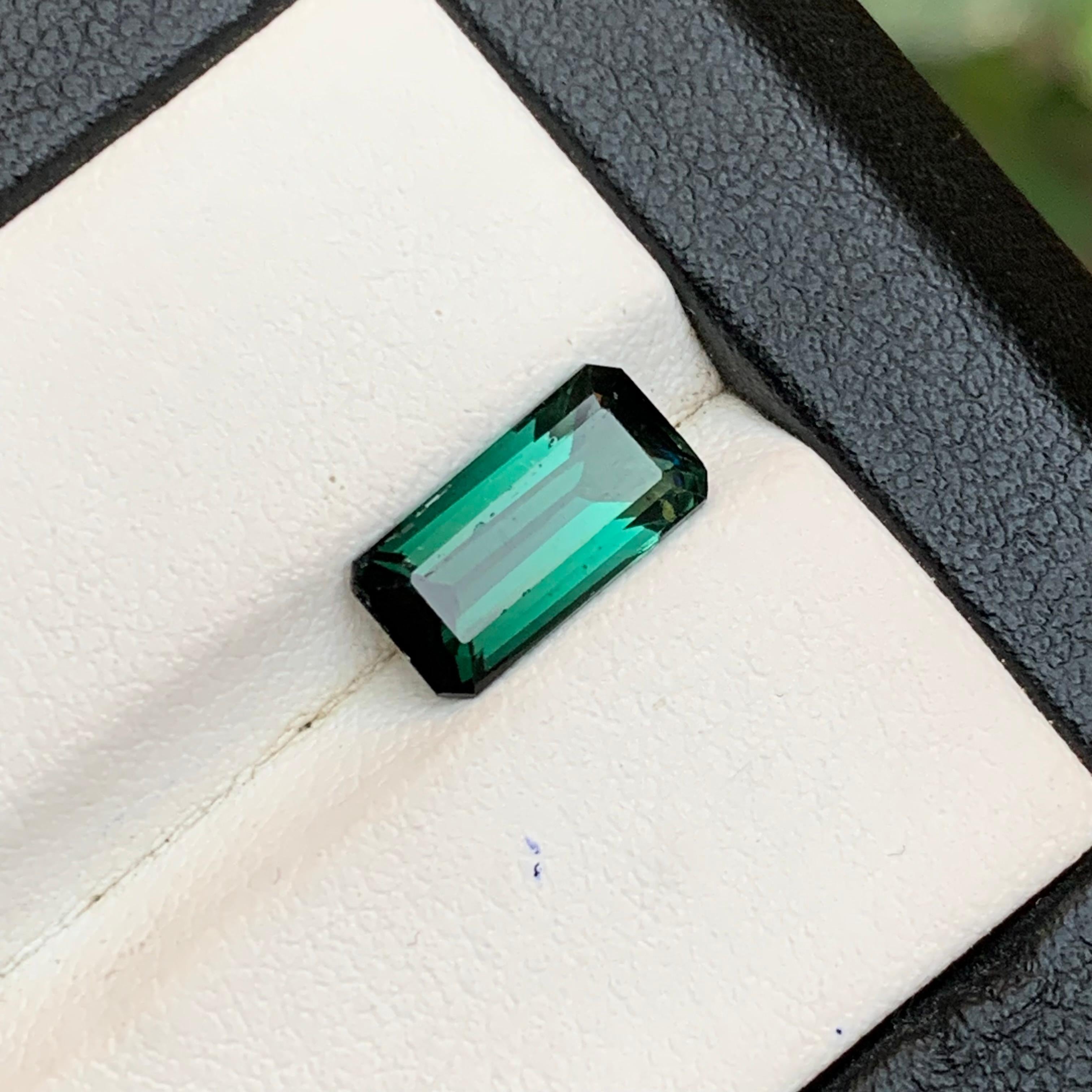 Greene & Greene Greene Tourmaline 2 tons 2.50 Ct Emerald Cut Natural Loose Gemstone en vente 7