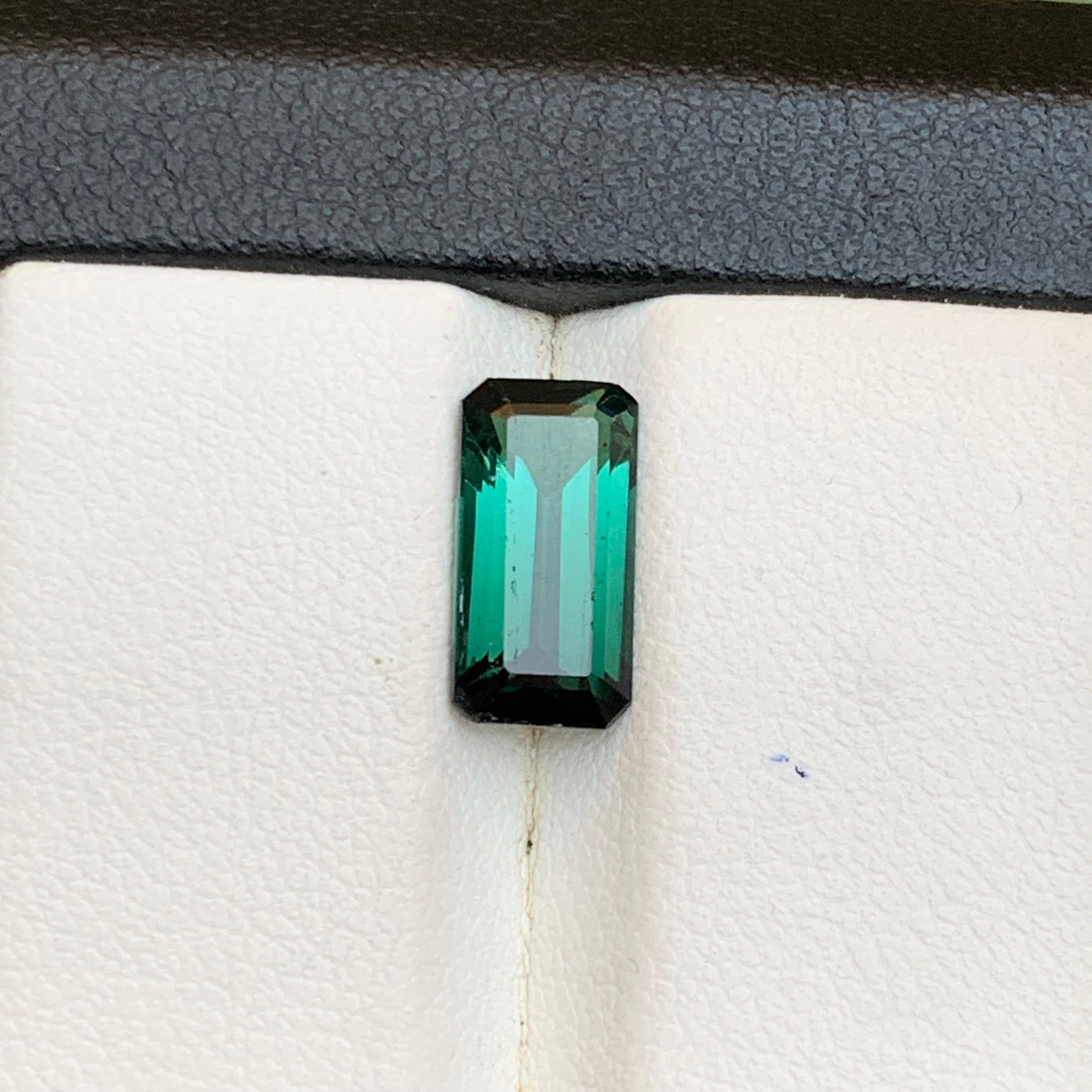 Contemporain Greene & Greene Greene Tourmaline 2 tons 2.50 Ct Emerald Cut Natural Loose Gemstone en vente