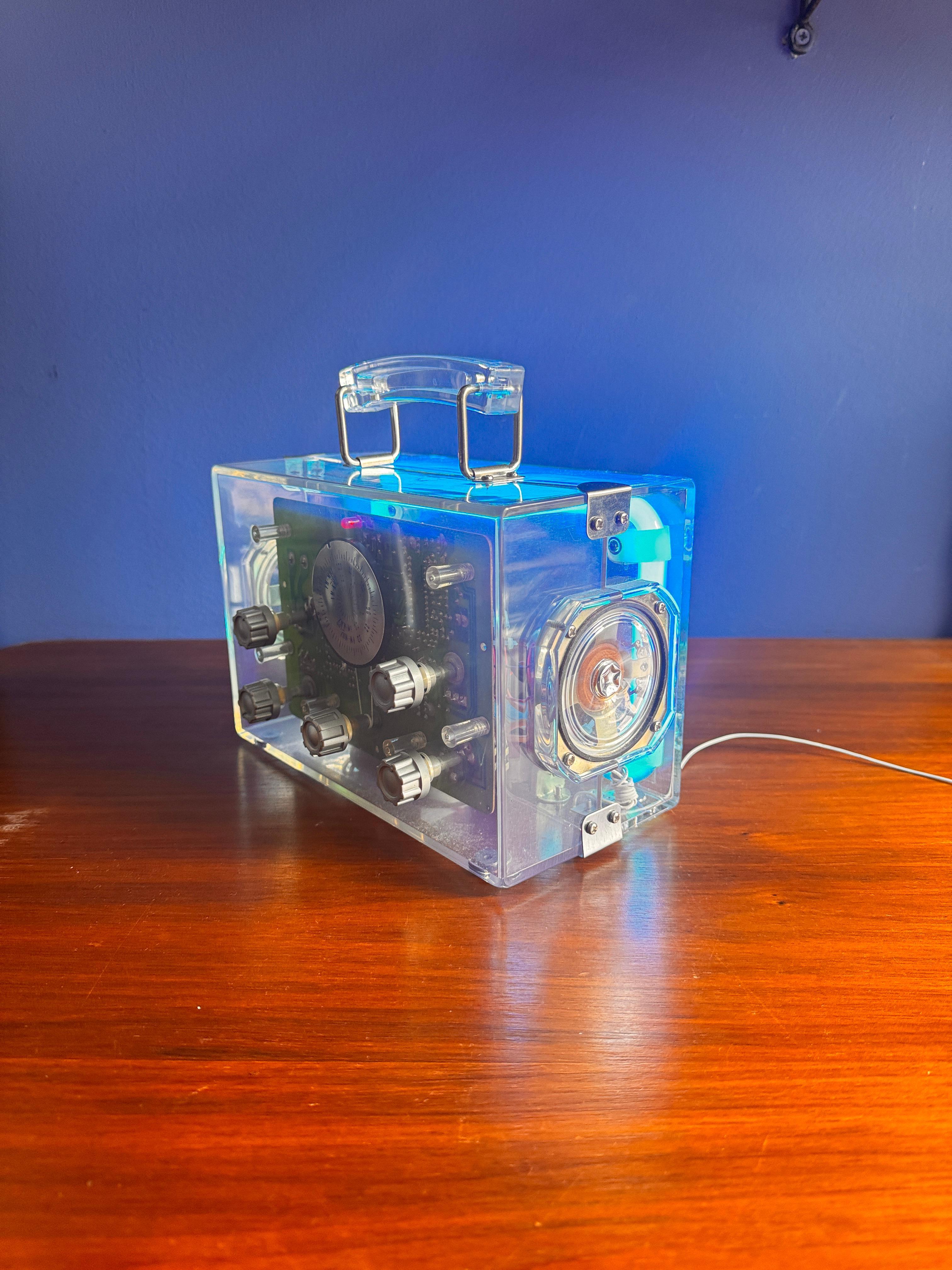 Neon Cube Radio Box 8801 Japanese Pop Tech Transparent Acrylic Blue Glow 1978 en vente 5