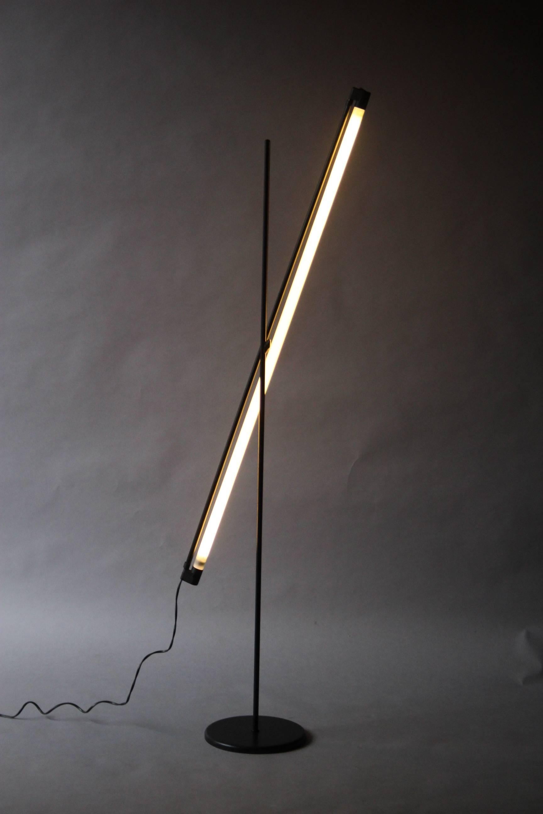 Neon Floor Lamp In Excellent Condition In grand Lancy, CH