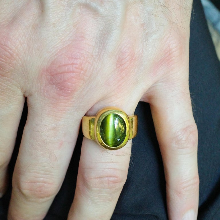 Men's Ring Rare Cat's Eye Chrysoberyl is Acid Green 11.5 Carat and 22