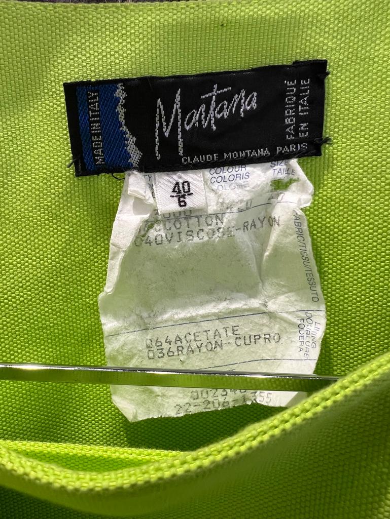 Neon green skirt suit with double-breasted jacket MONTANA en venta 1