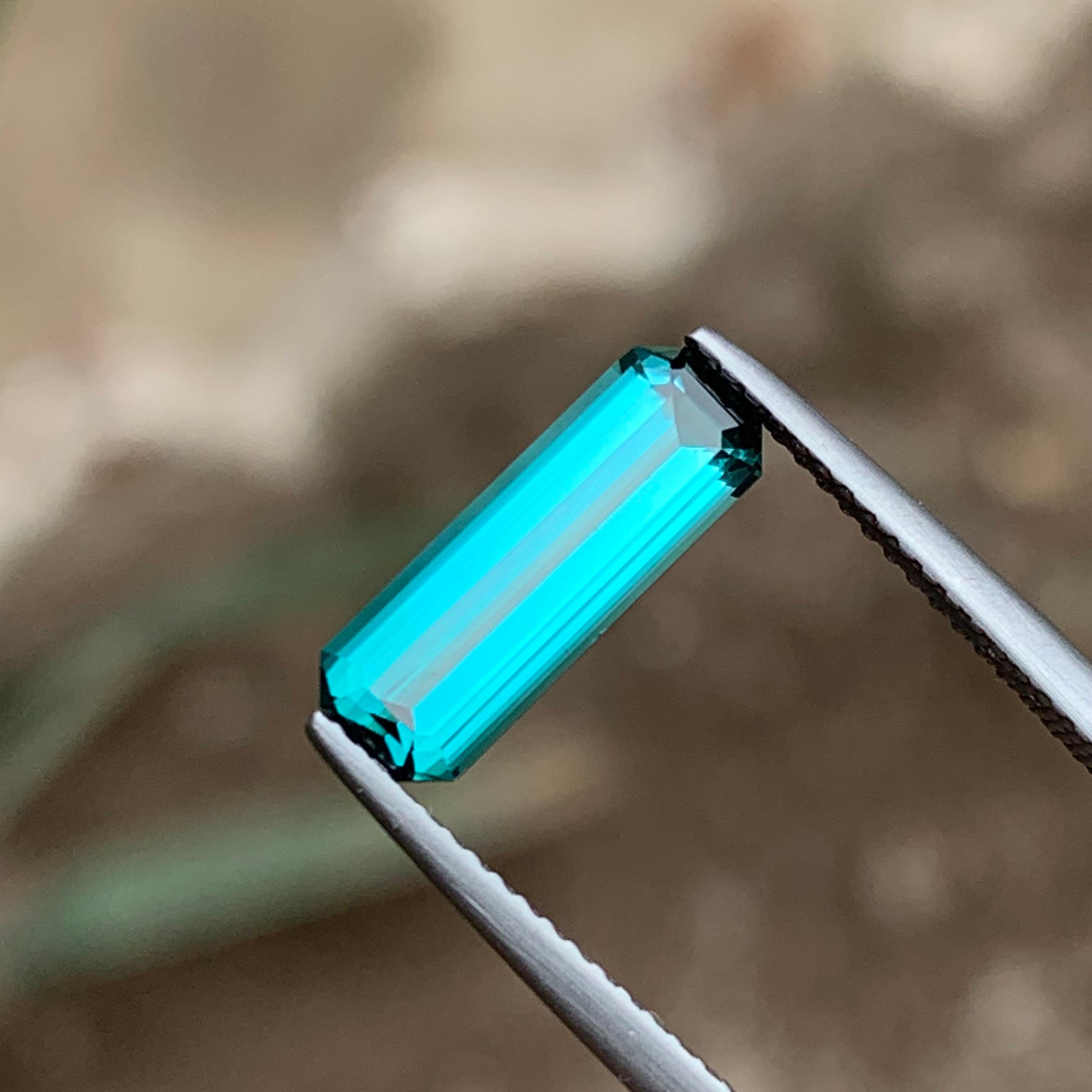 Bague Tourmaline Naturelle Bleu Vert 2.05 Carat Emeraude en vente 2