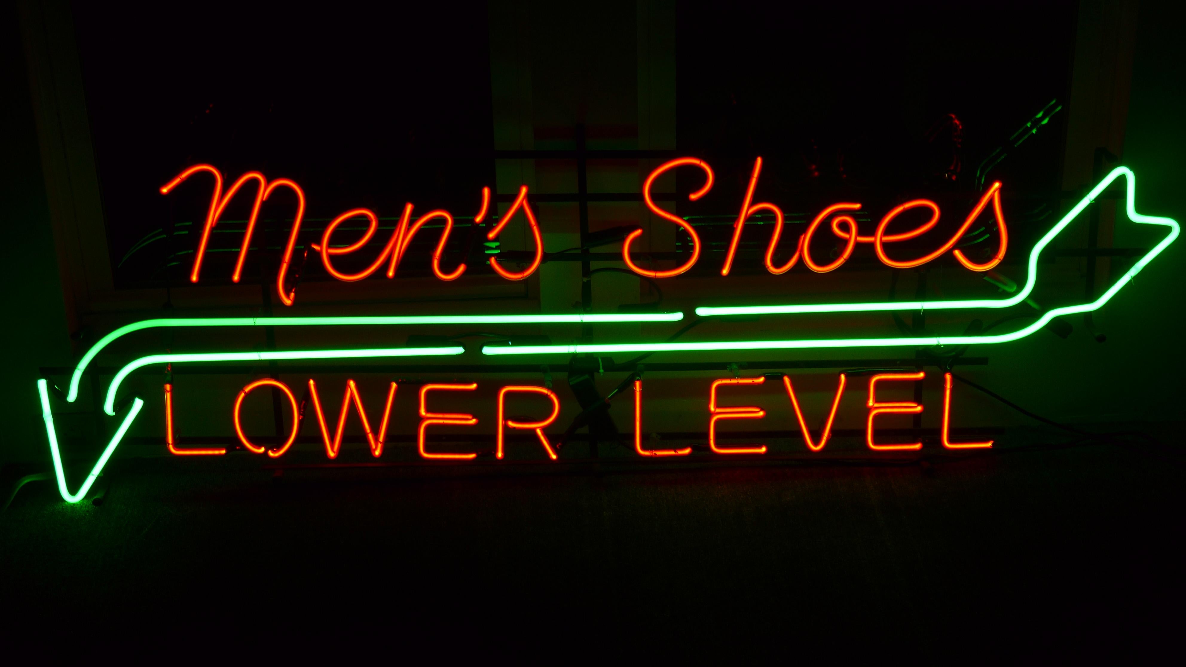 Neon Sign from Department Store, Men's Shoes, Lower Level, circa 1930s In Good Condition For Sale In Madison, WI
