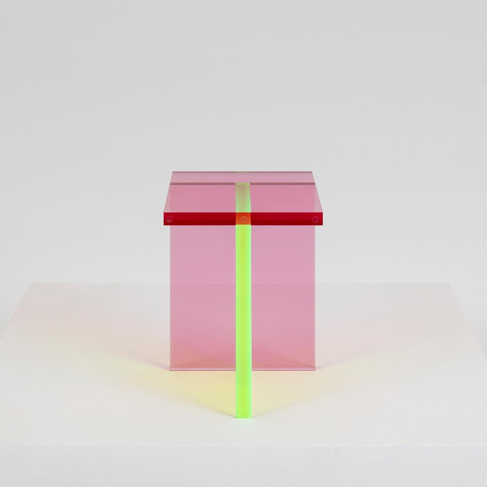 Moderne Ensemble de tabourets Neon en acrylique par Umzikim en vente