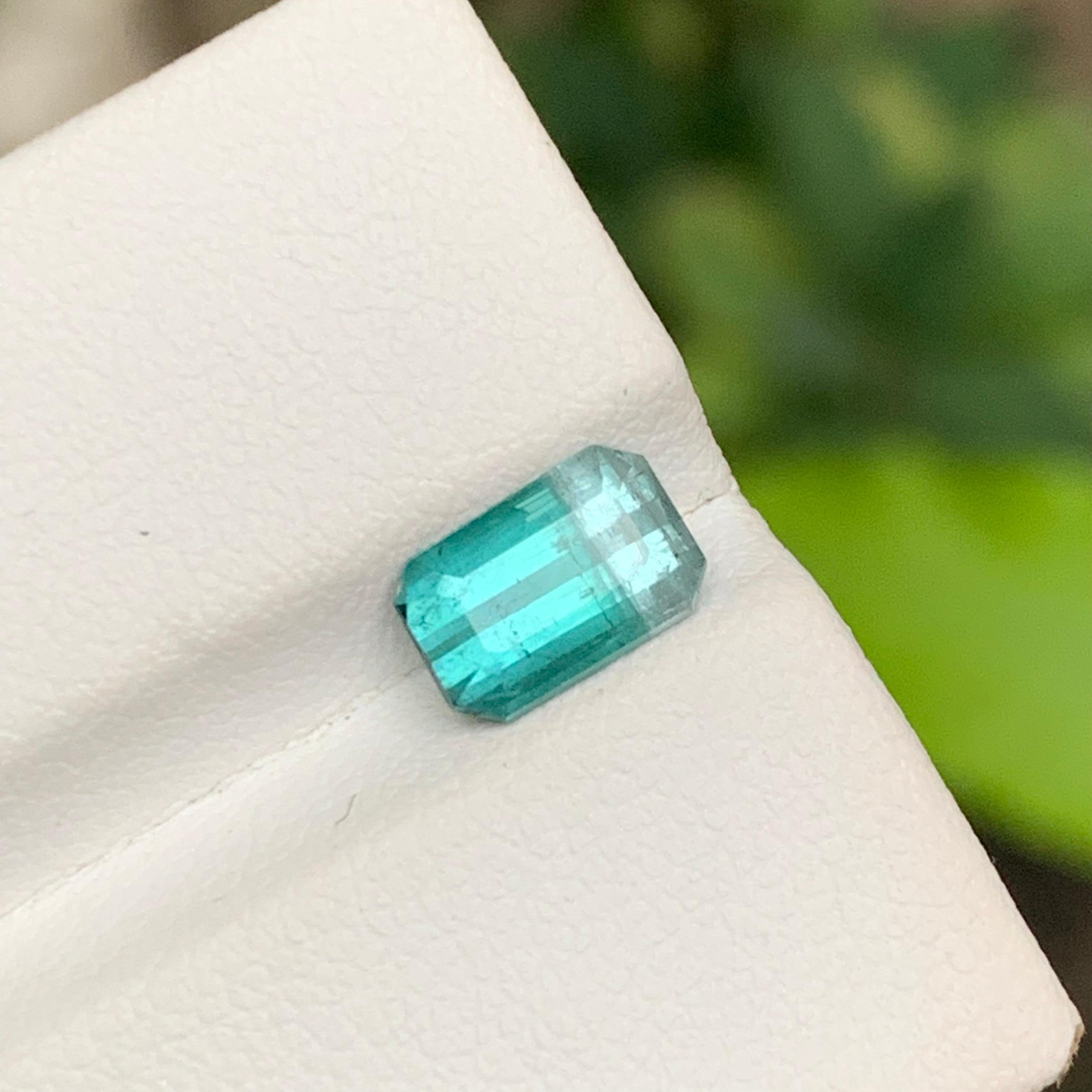 Anello di tormalina naturale bicolore blu e grigio neon 1,45 ct smeraldo in vendita 6