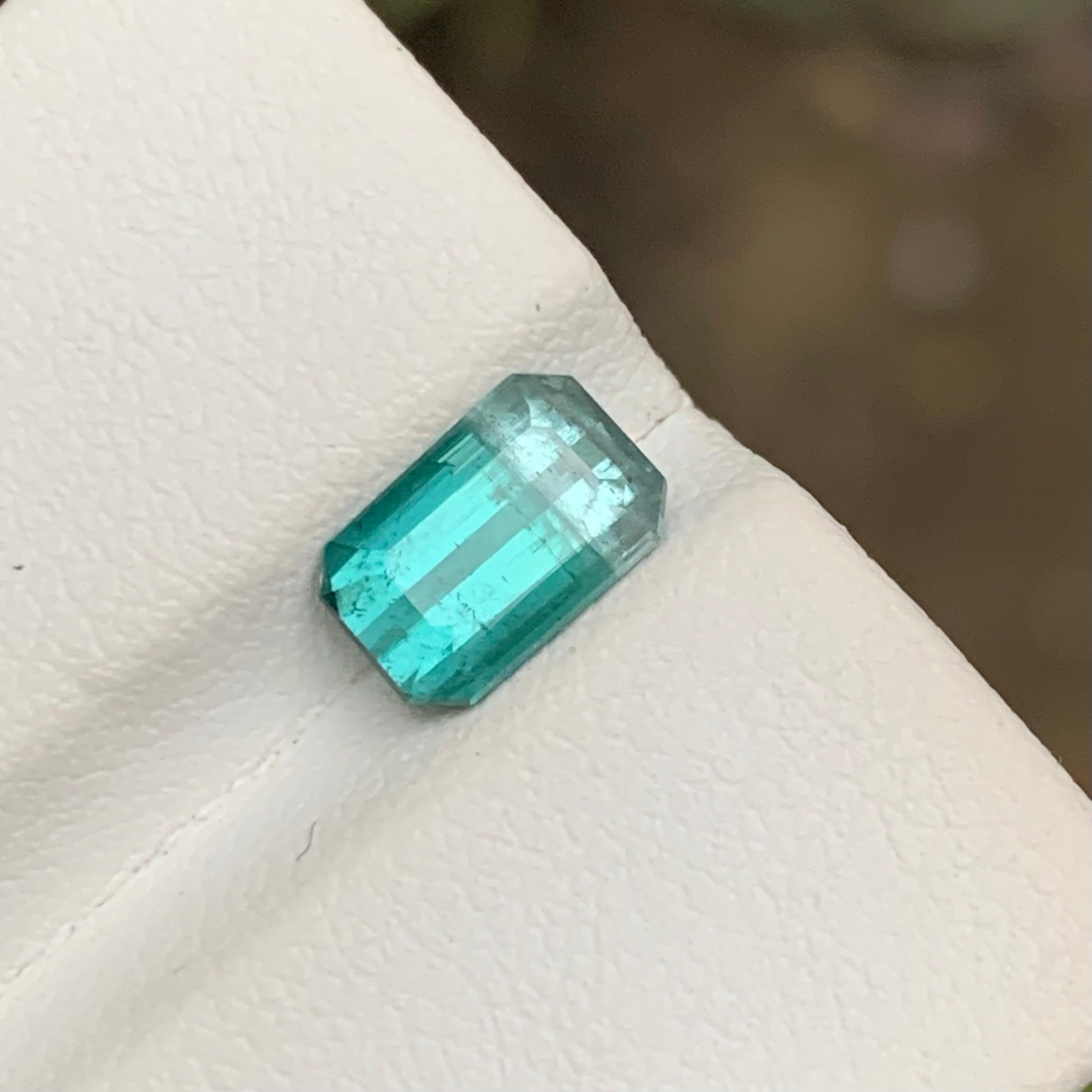 Anello di tormalina naturale bicolore blu e grigio neon 1,45 ct smeraldo in vendita 2