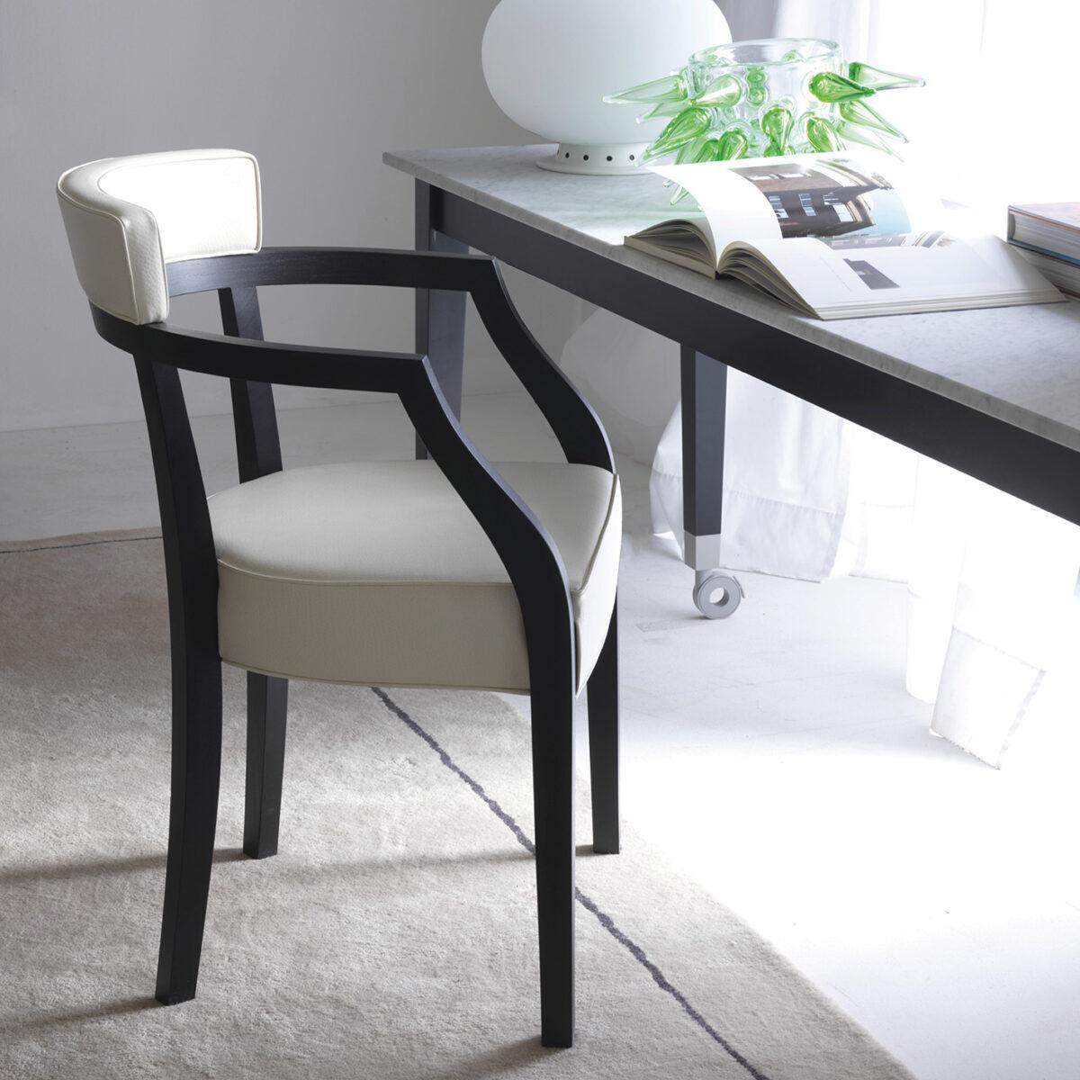 The Neoneoz chair, created by renowned designer Philippe Starck for Driade, embodies the perfect balance between innovation and tradition. This chair is an authentic expression of timeless elegance, enhanced by a pure and essential line.

The
