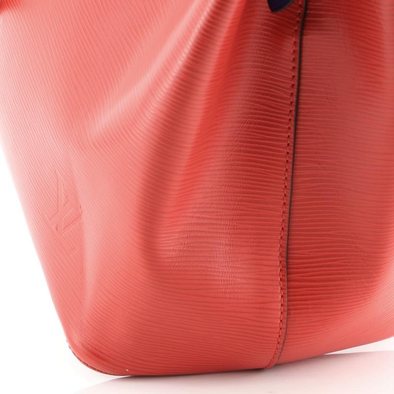 NeoNoe Handbag Epi Leather In Good Condition In NY, NY