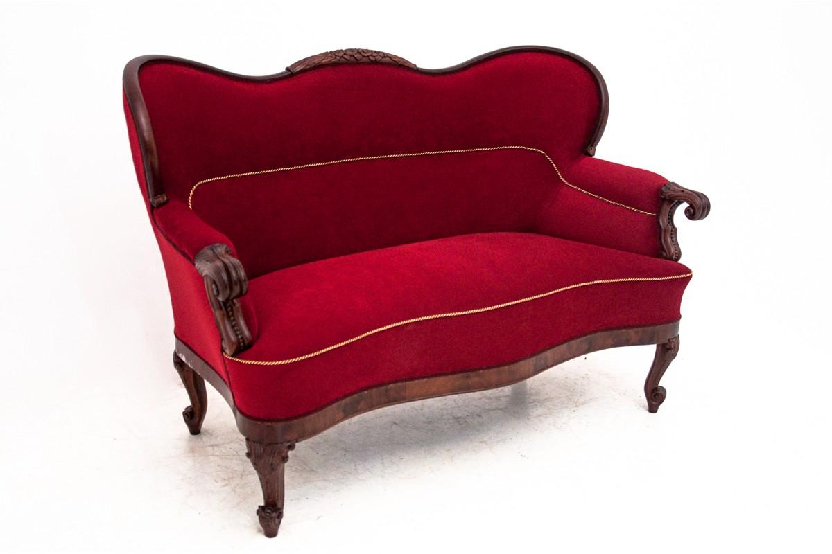 Neorokoko Red Antique Sofa from circa 1880, After Renovation In Good Condition In Chorzów, PL