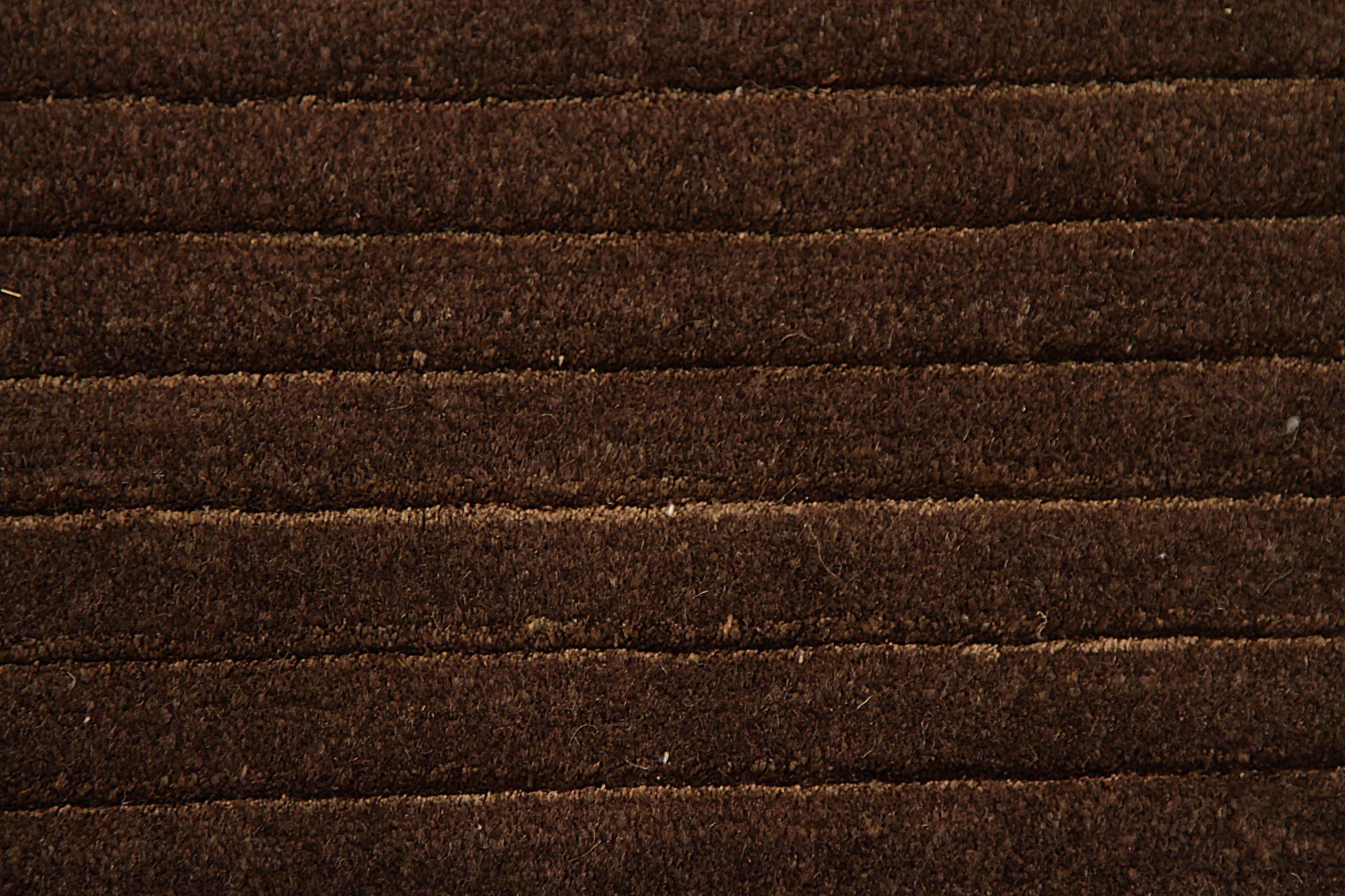 Nepal Area Rugs Circa 1990 - Wool Brown Design - 92417 In Excellent Condition For Sale In Dallas, TX