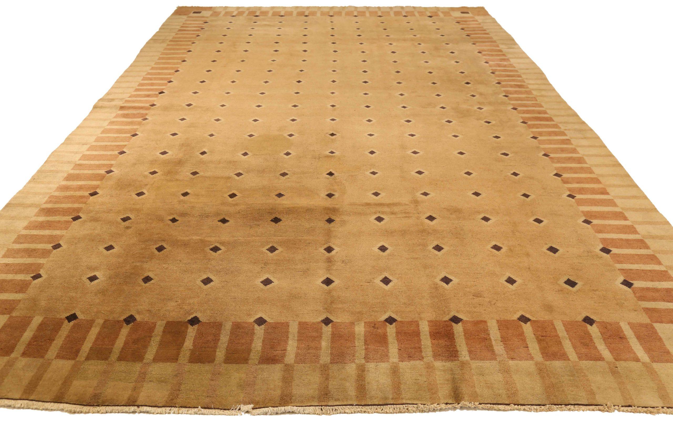Découvrez l'élégance des tapis Bijar du Népal datant de 1940. Conçu avec de la laine et du Design/One, ce design exclusif est parfait pour mettre en valeur votre espace.