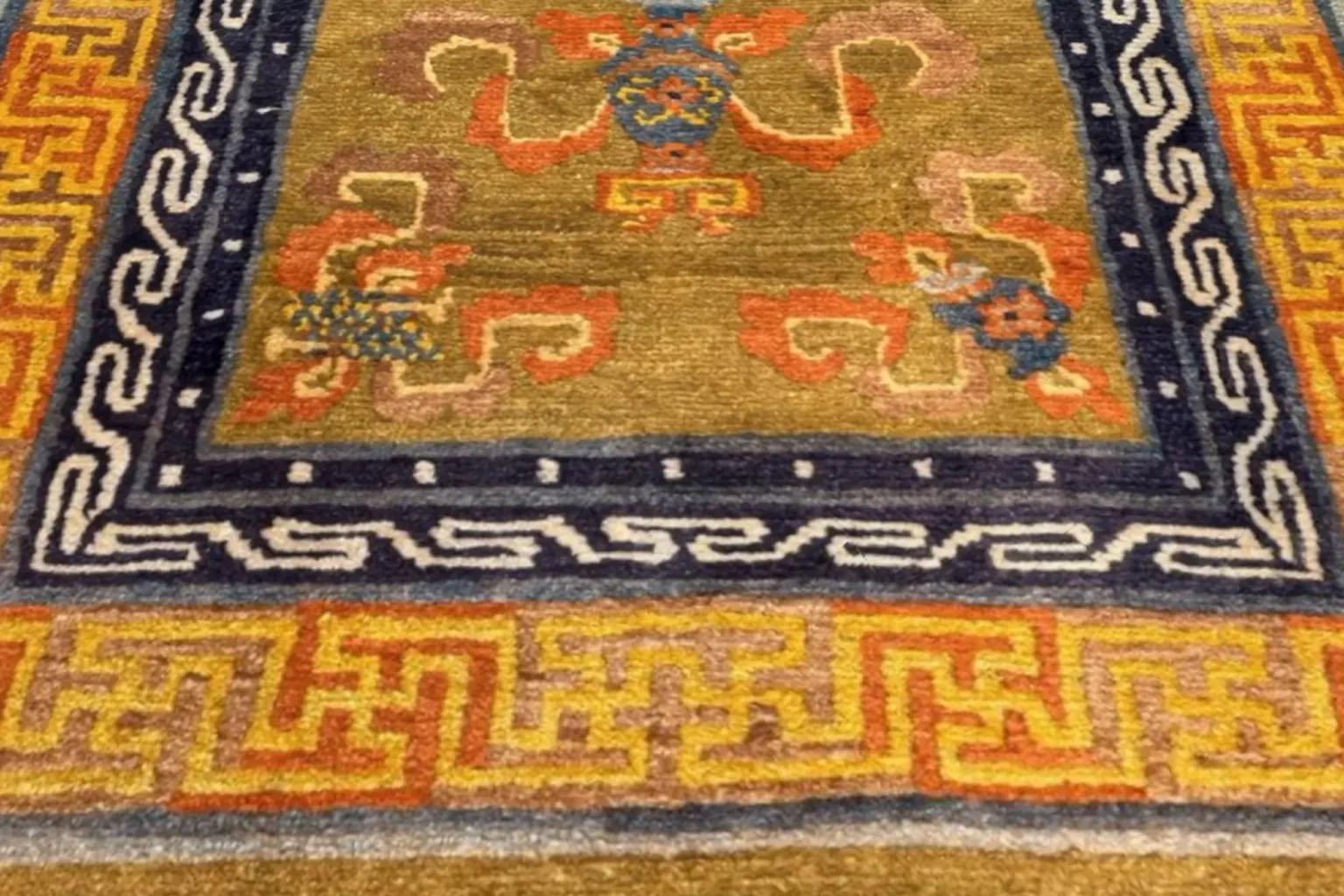 Nepal Modern Area Rugs In Excellent Condition For Sale In Dallas, TX