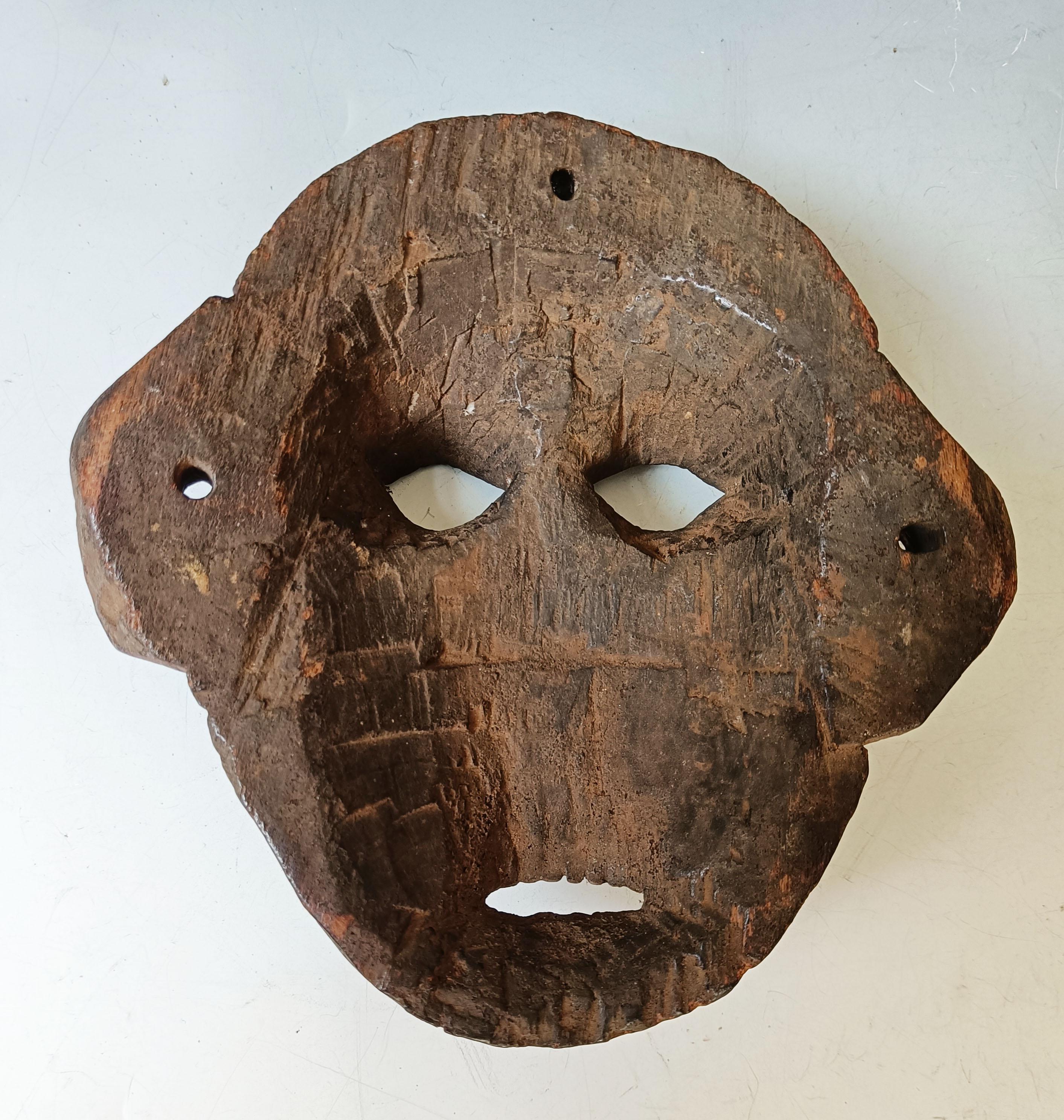 Ritualmaske Himalaya, asiatische Kunst, Nepal  Antiquitäten Stammesmasken Innenarchitektur im Zustand „Relativ gut“ im Angebot in London, GB