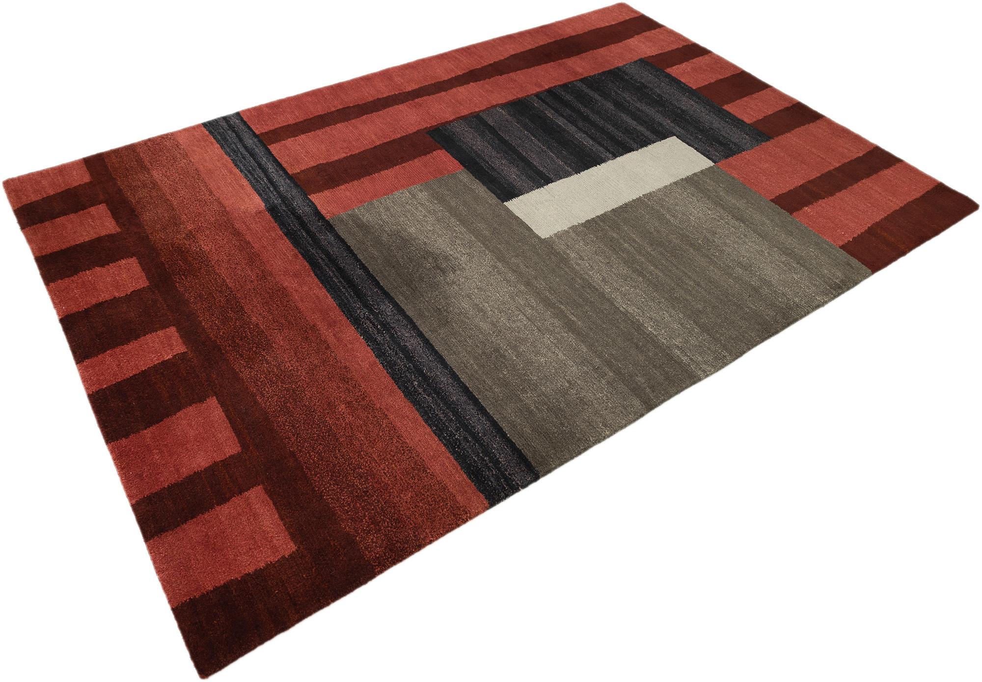 Tibetischer Teppich aus Nepal (rot, grau, schwarz und weiche Beigetöne, 300cm x 206cm) (Nepalesisch) im Angebot