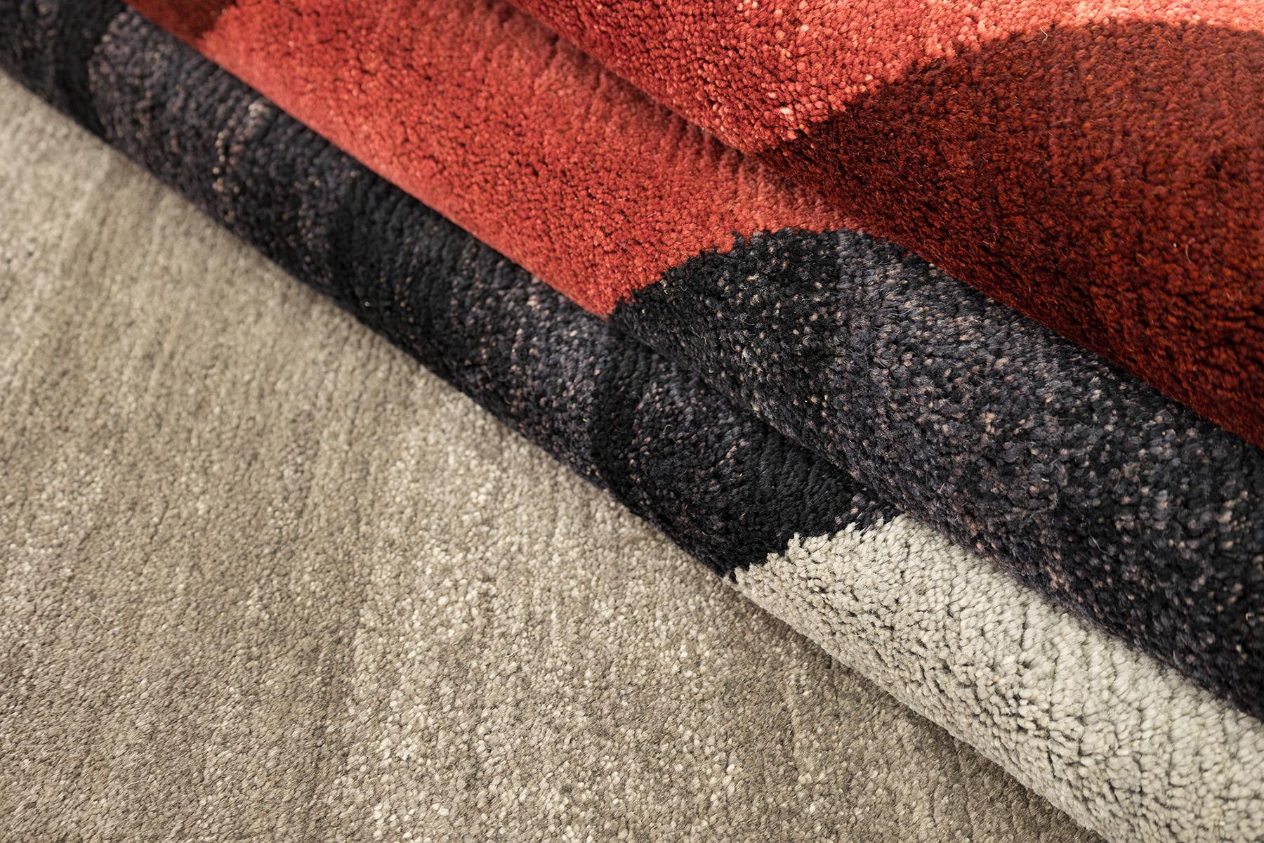 Tibetischer Teppich aus Nepal (rot, grau, schwarz und weiche Beigetöne, 300cm x 206cm) (Wolle) im Angebot