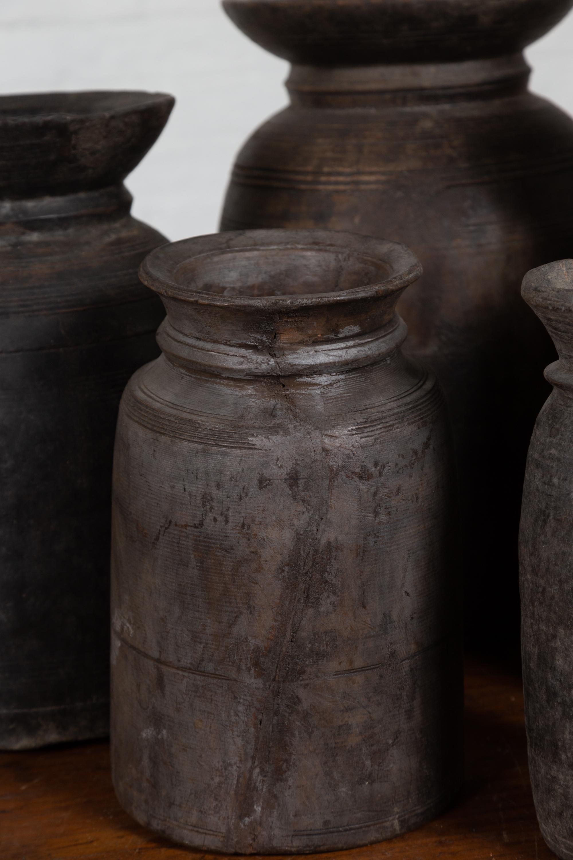 Pots à givre rustiques népalais en bois vendus en lot de trois ou cinq en vente 8