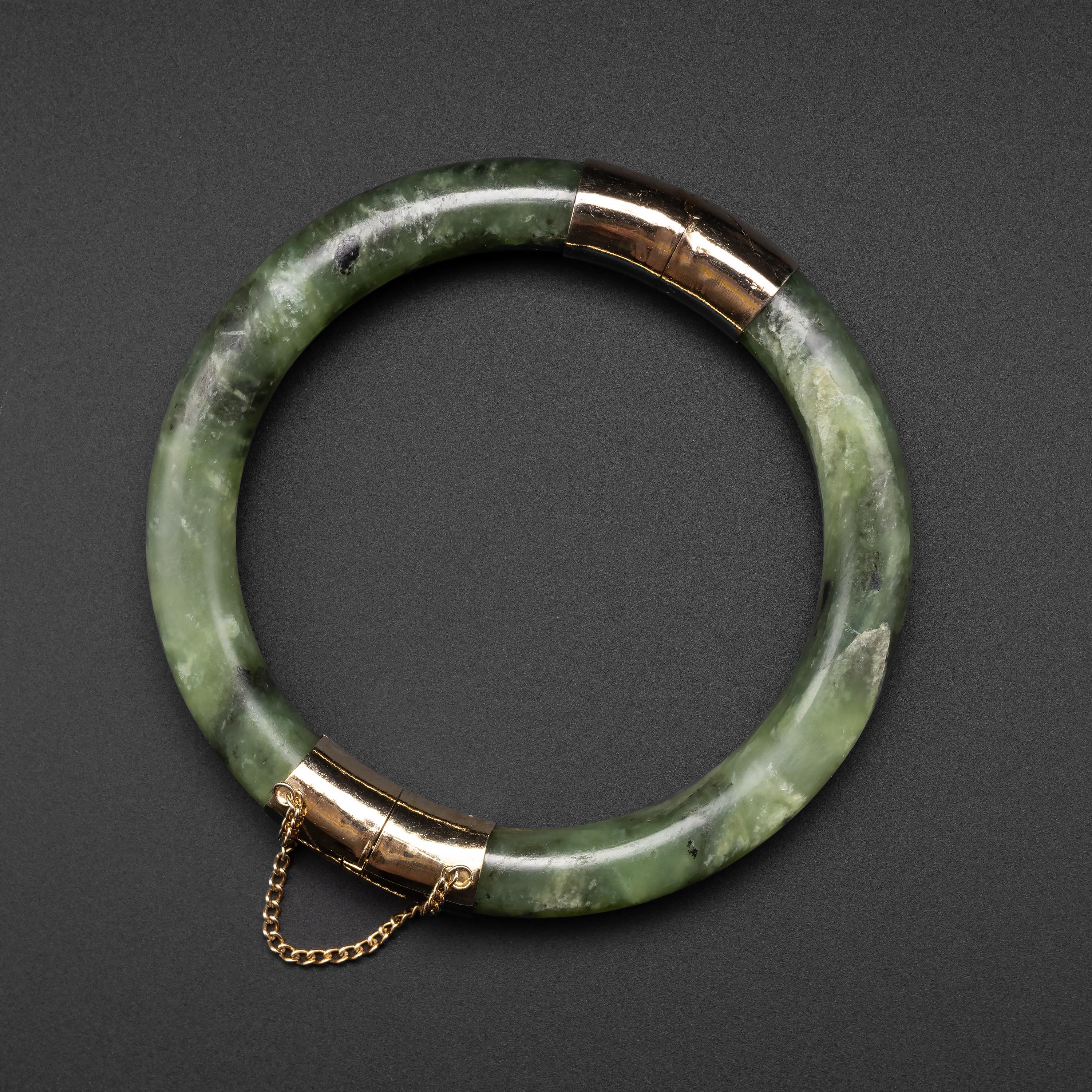 jade bangle with certificate