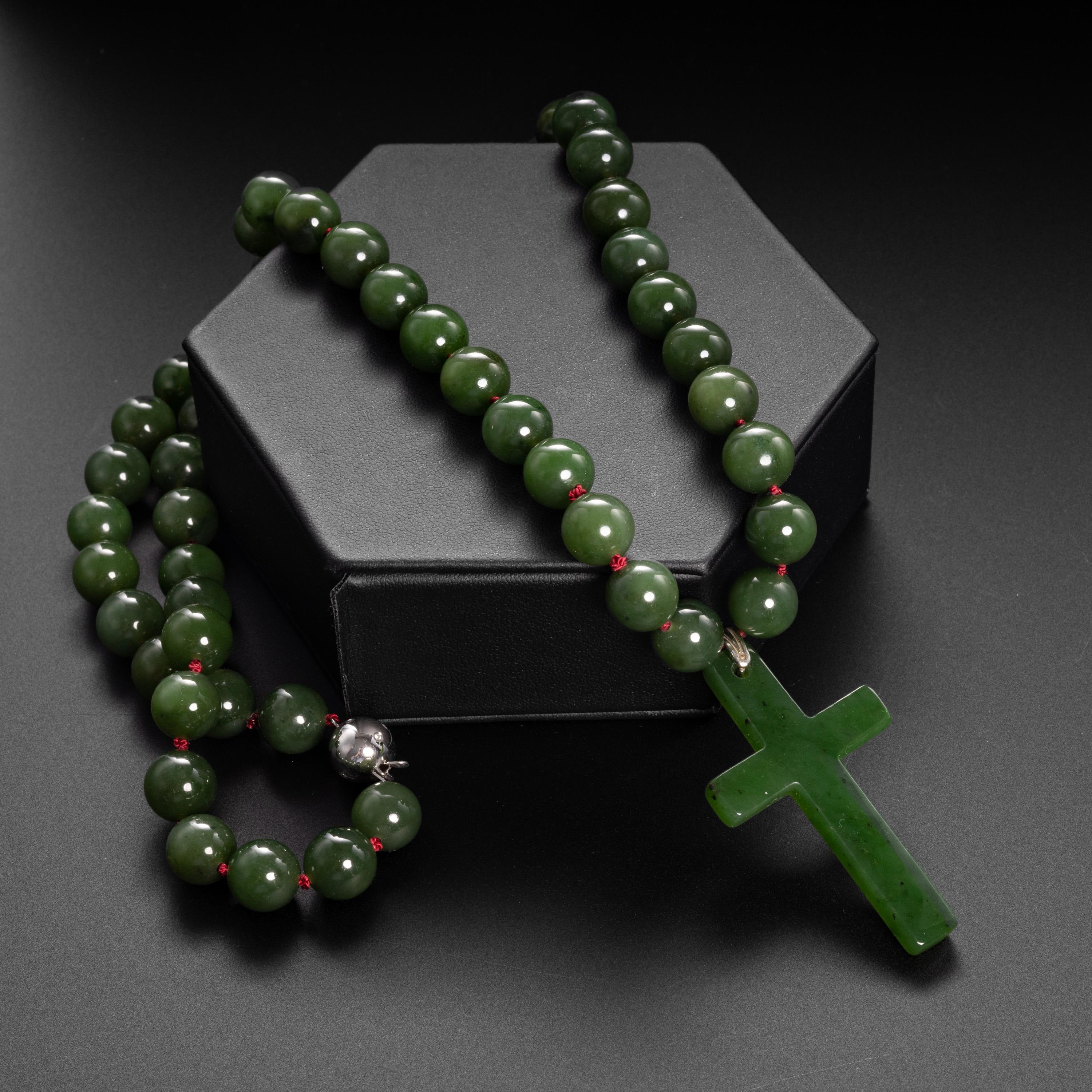 Nephrite Jade Beaded Cross Necklace Certified Untreated In New Condition In Southbury, CT