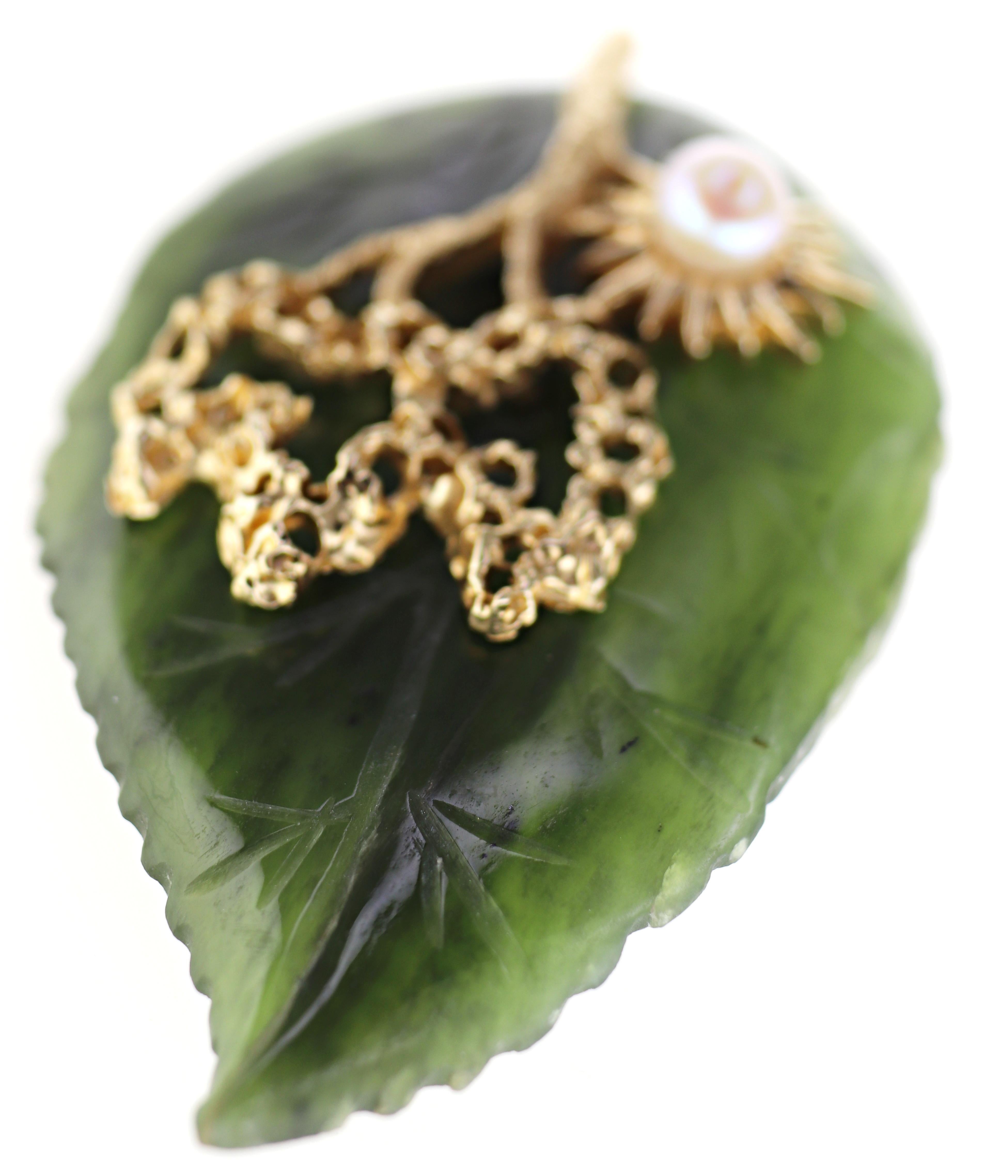 Nephrite Jade, Cultured Pearl, 14K Yellow Gold Brooch For Sale 4