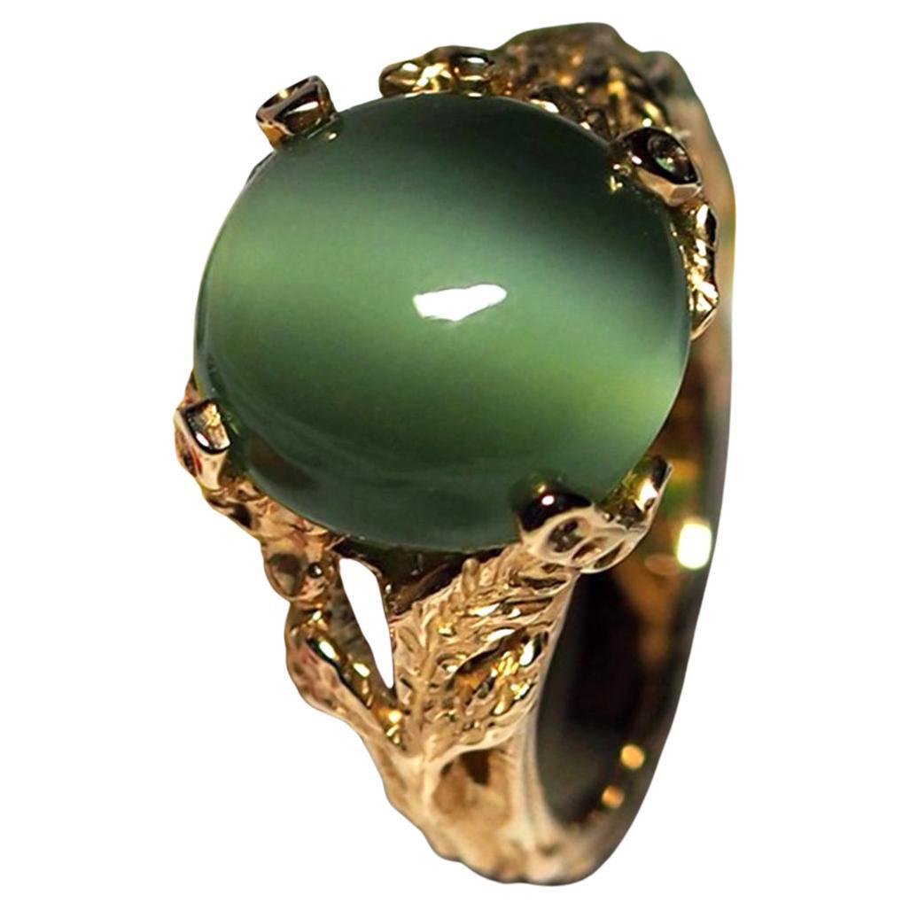 Bague chats effet chatoyant en or et jade néphrite verte style Art nouveau
