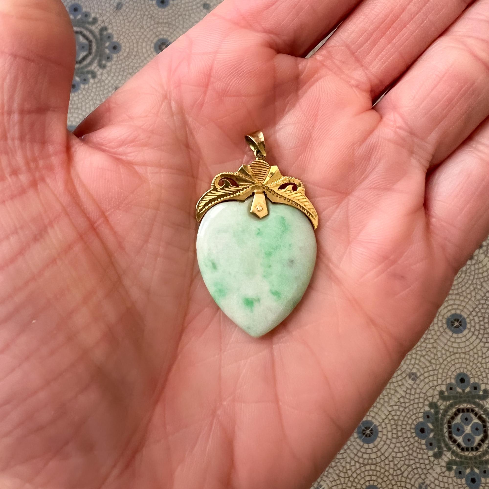 Heart Cut Nephrite Jade Heart 14 Karat Gold Pendant For Sale