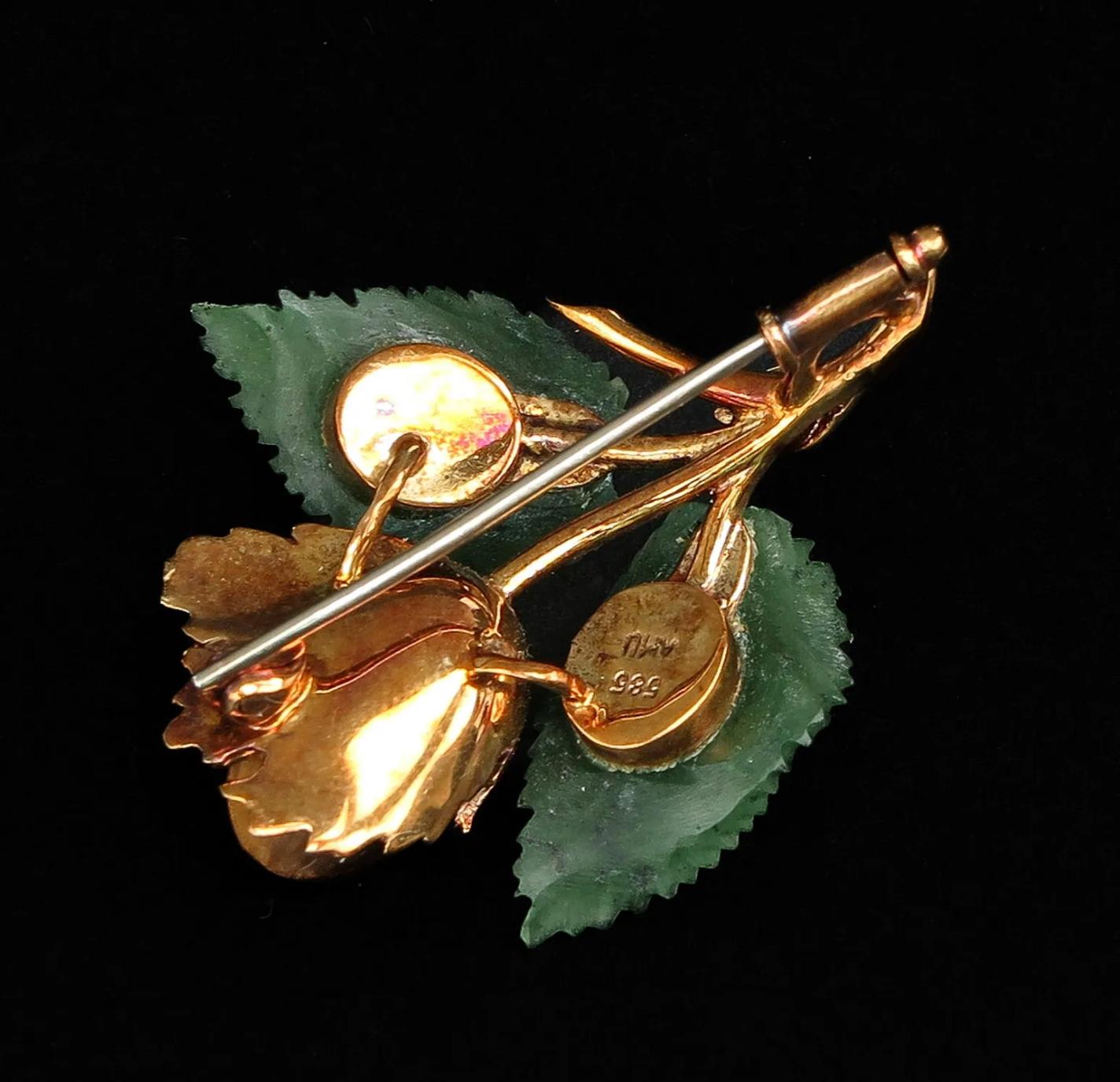 Nephrite Jade Leaves and Tiger's Eye Acorn Brooch For Sale 2