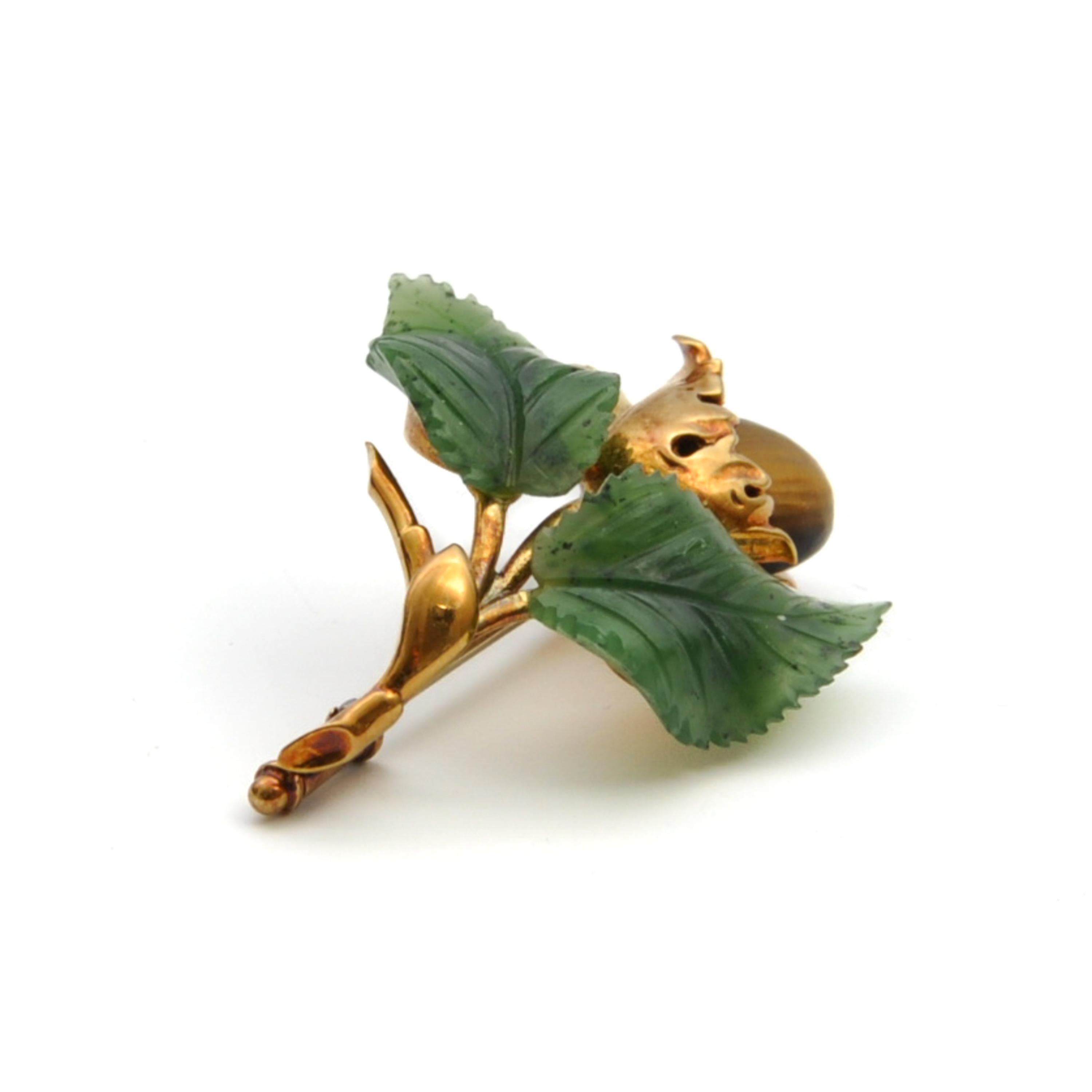 Nephrite Jade Leaves and Tiger's Eye Acorn Brooch In Good Condition For Sale In Rotterdam, NL