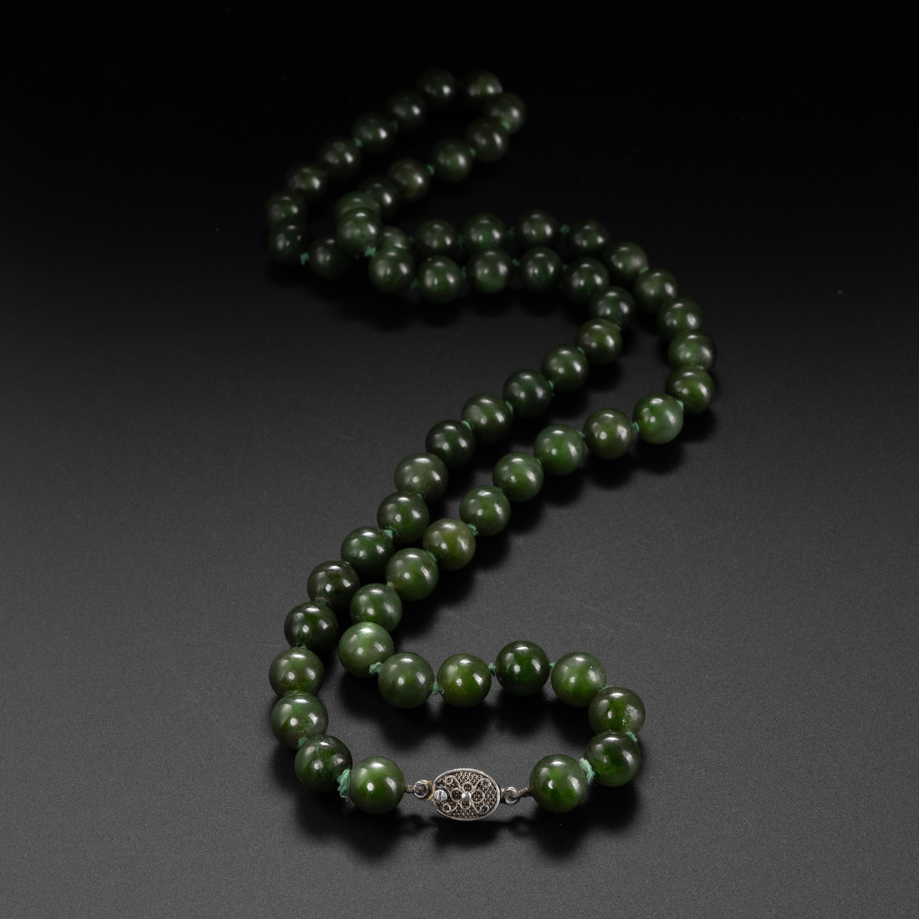 nephrite jade bead necklace