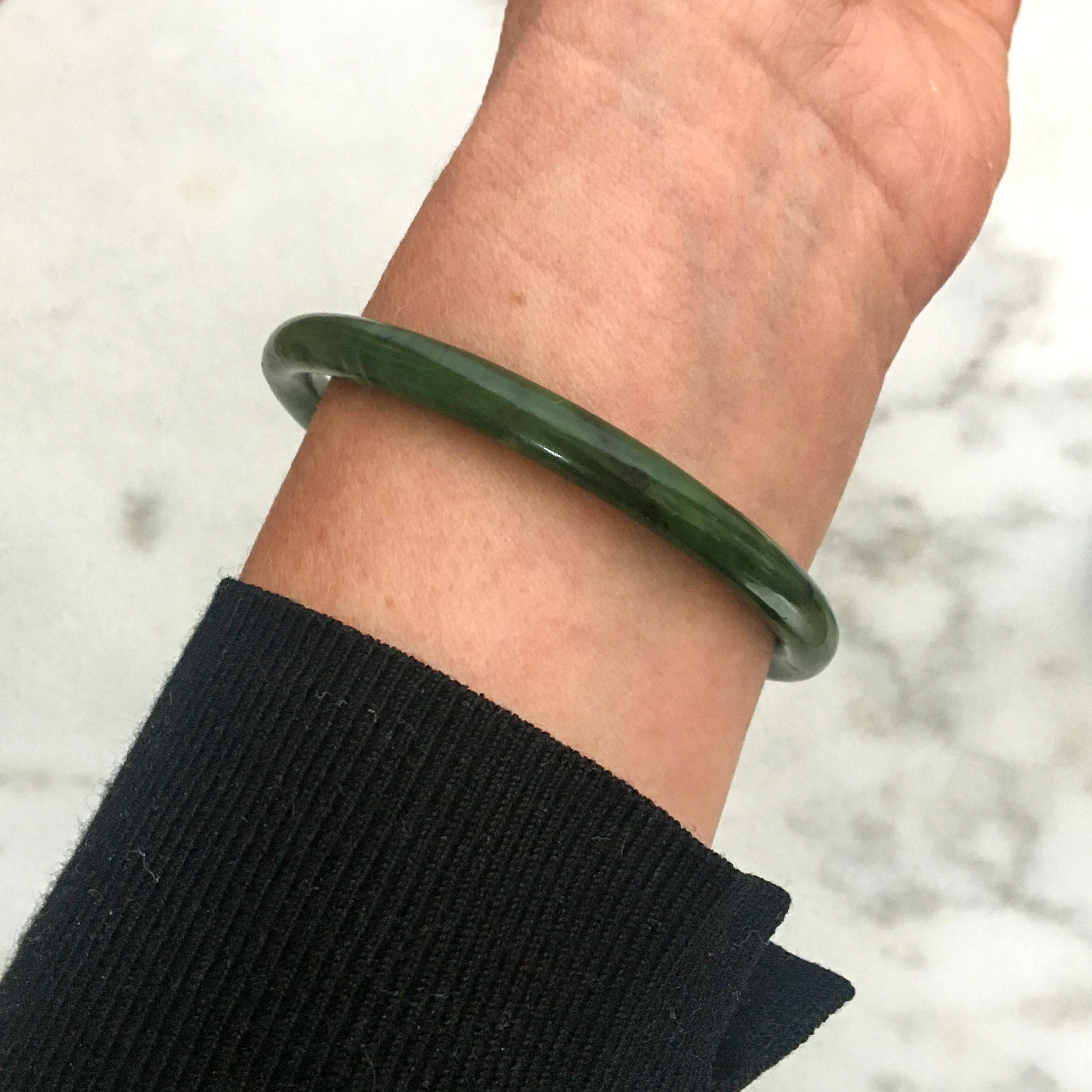 Round Cut Nephrite Jade Round Bangle Bracelet