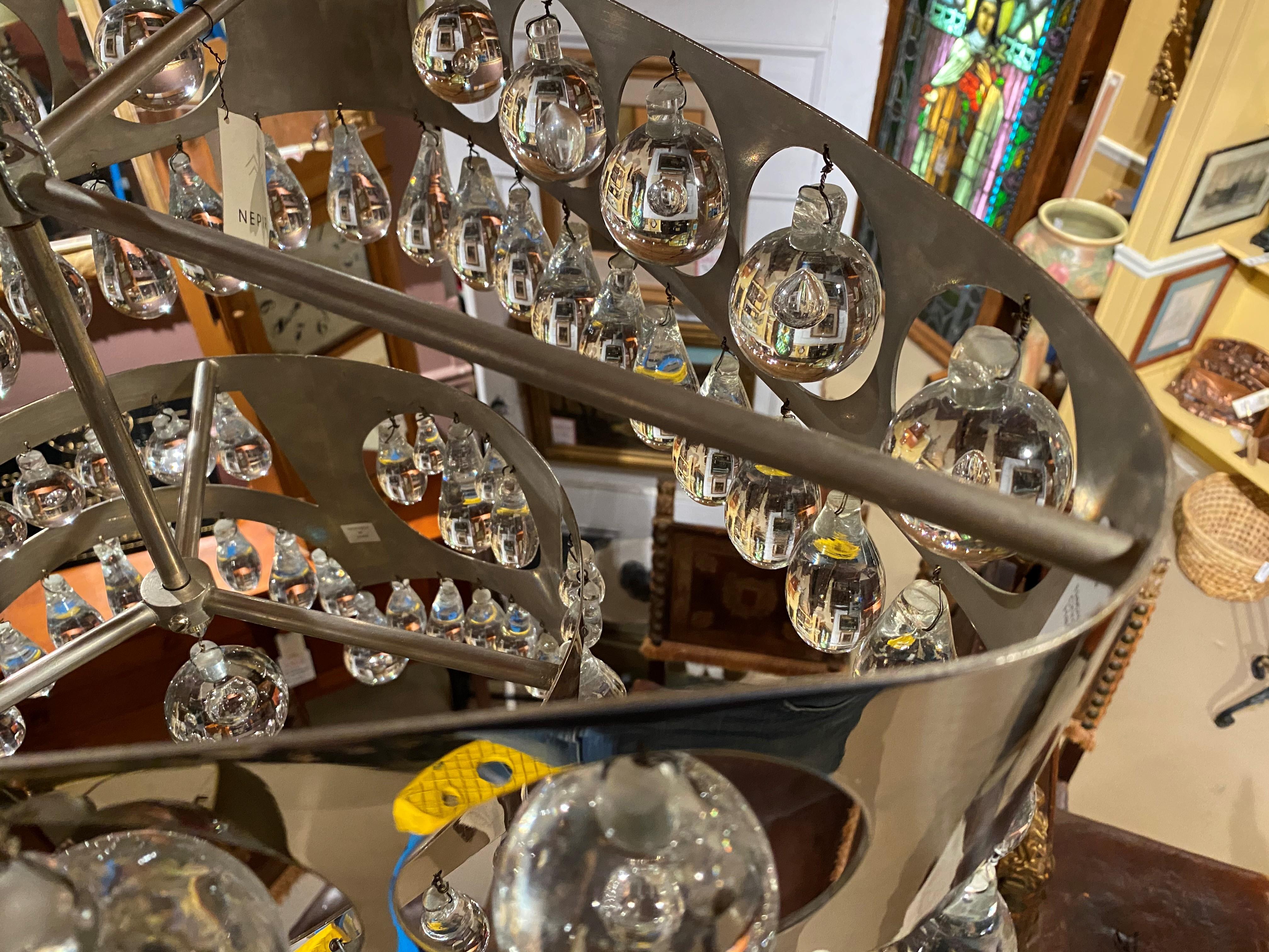 Lustre à deux niveaux Nepir Portugal de style Art Déco en chrome et cristal en vente 2
