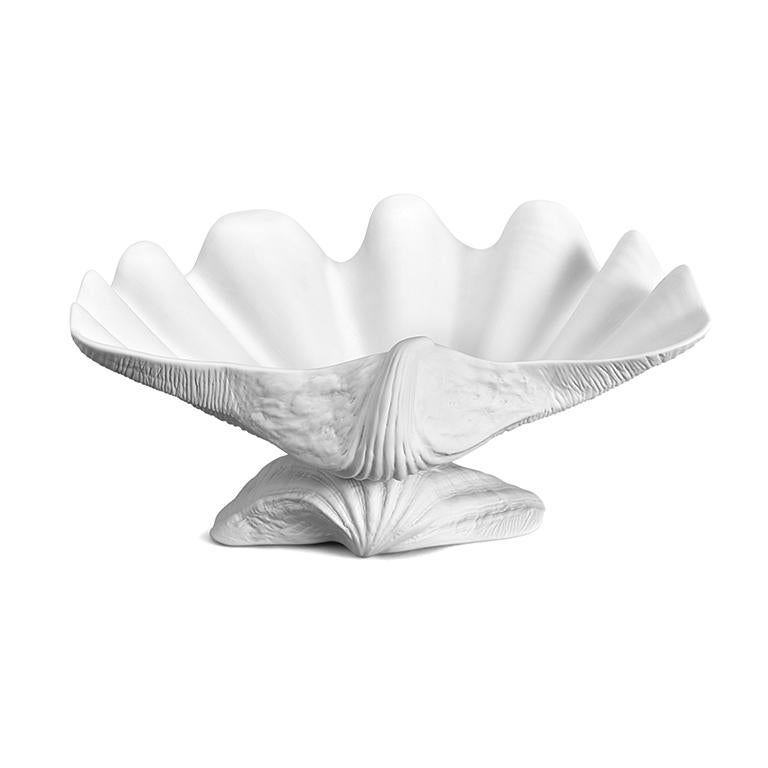 An exceptional decorative masterpiece from L'Objet Atelier Collection. The beauty of nature is always the most difficult to reproduce. Through this family of 3 shells, L’Objet craftsmen demonstrate all their mastery in the work of fine porcelain.