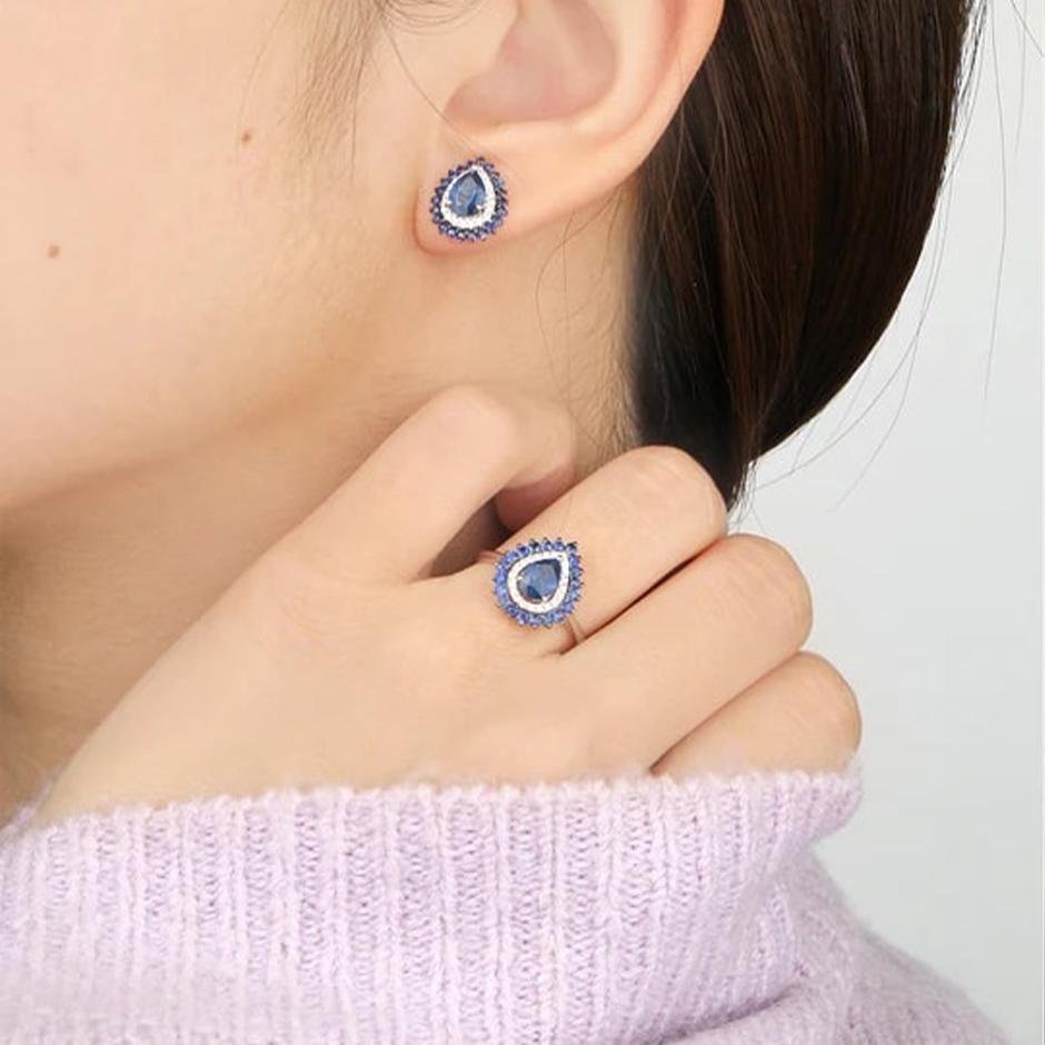 Neptune Drop with Sapphire Round Earrings In New Condition For Sale In Los Angeles, CA
