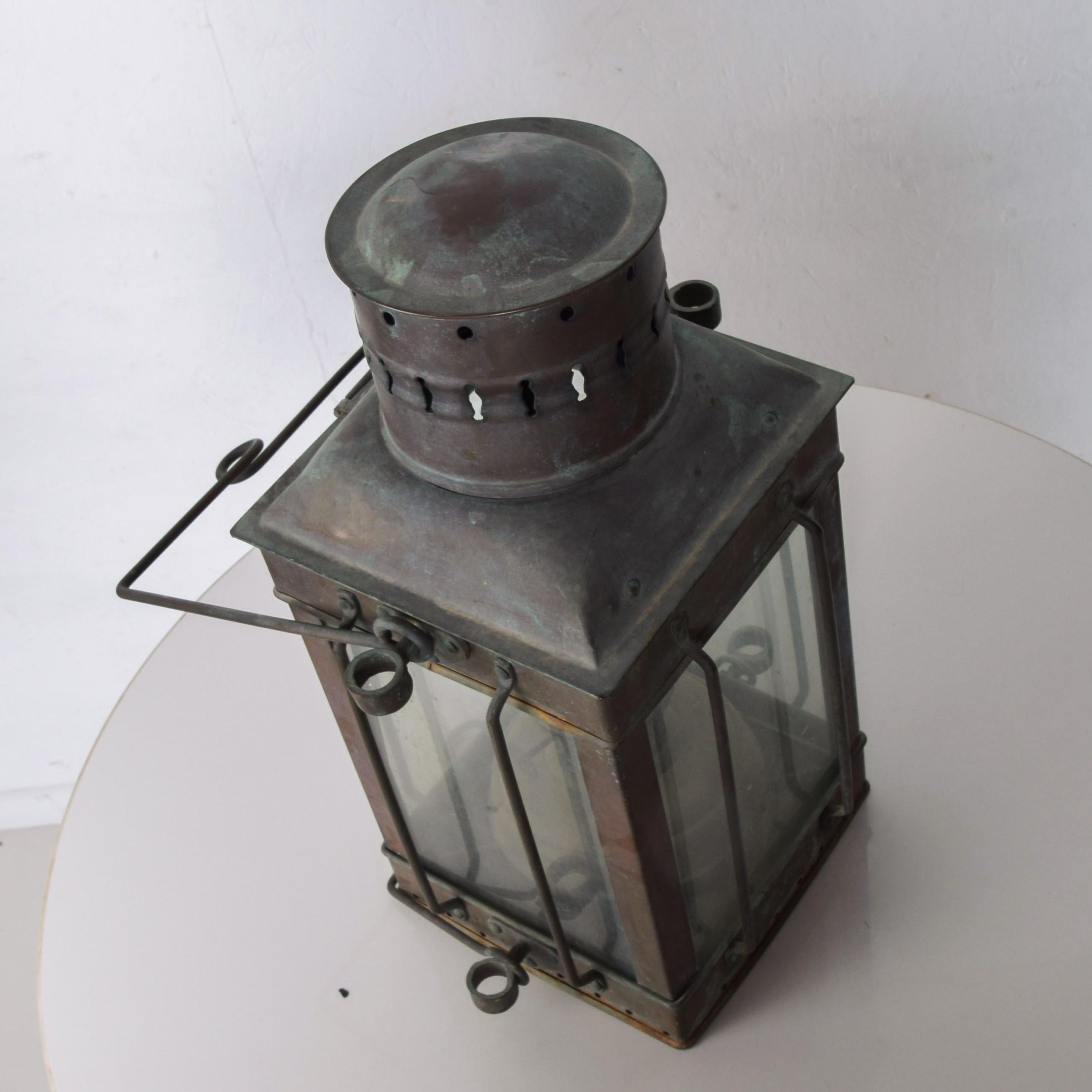 1960s Neptune N R Brass Ship Lantern Industrial Vintage Patinated Nautical Light In Good Condition In Chula Vista, CA